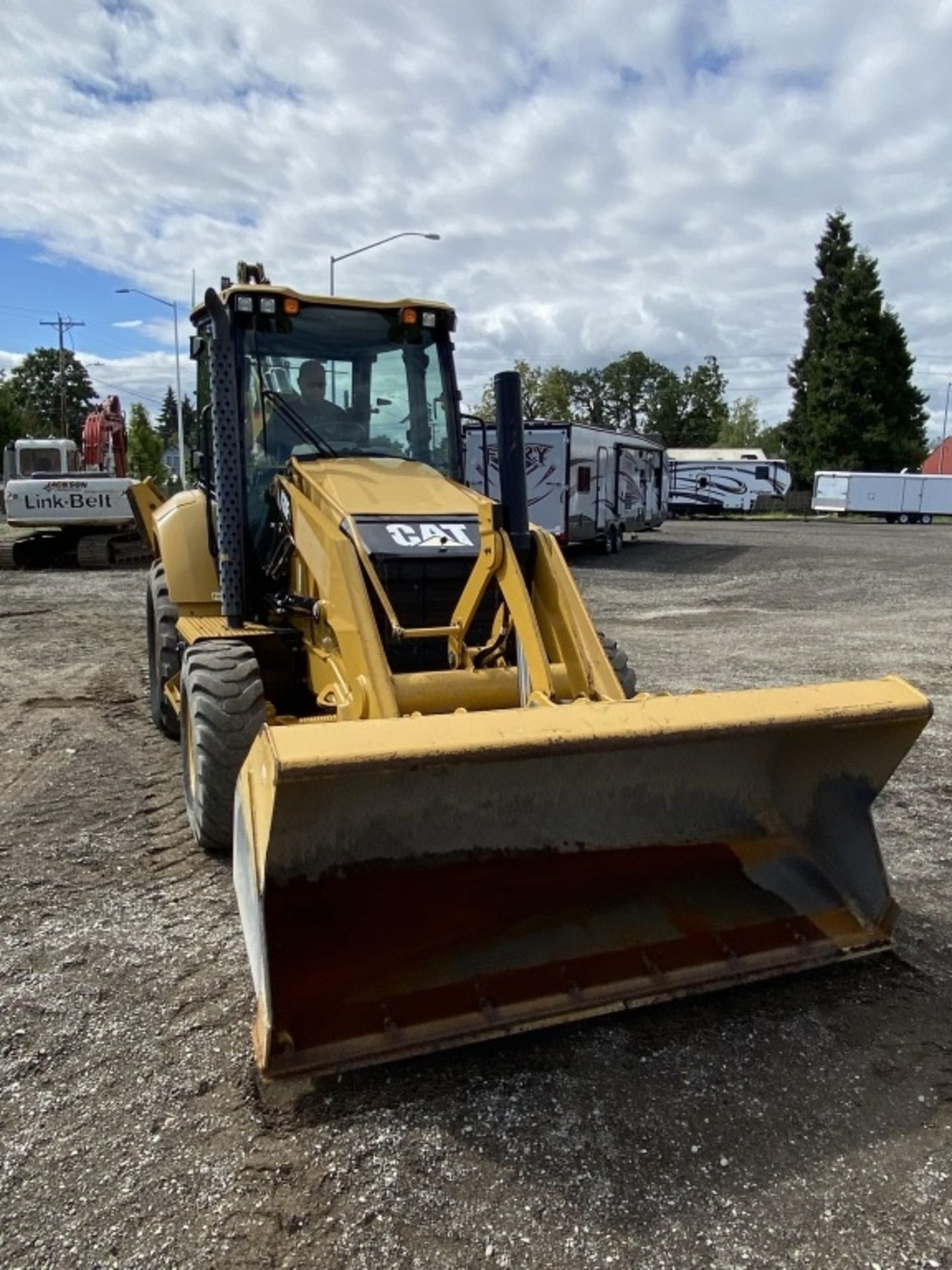 2017 Caterpillar 420F 2 Loader Backhoe - Image 19 of 32