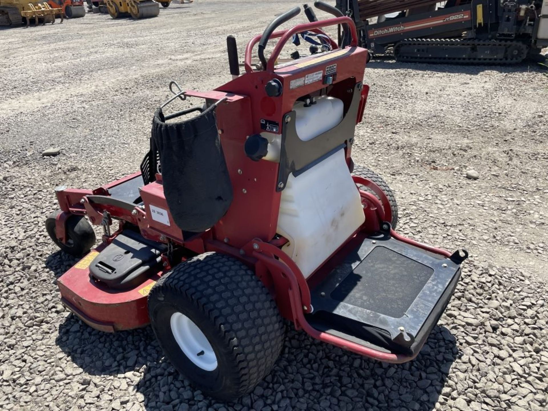 2016 Toro Grandstand Ride On Mower - Image 4 of 16