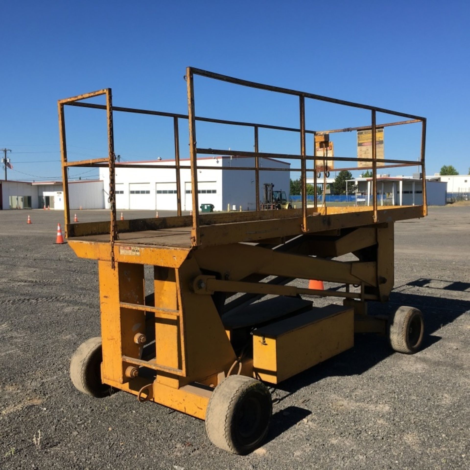 Strato-Lift M.R-25 Scissor Lift - Image 5 of 22