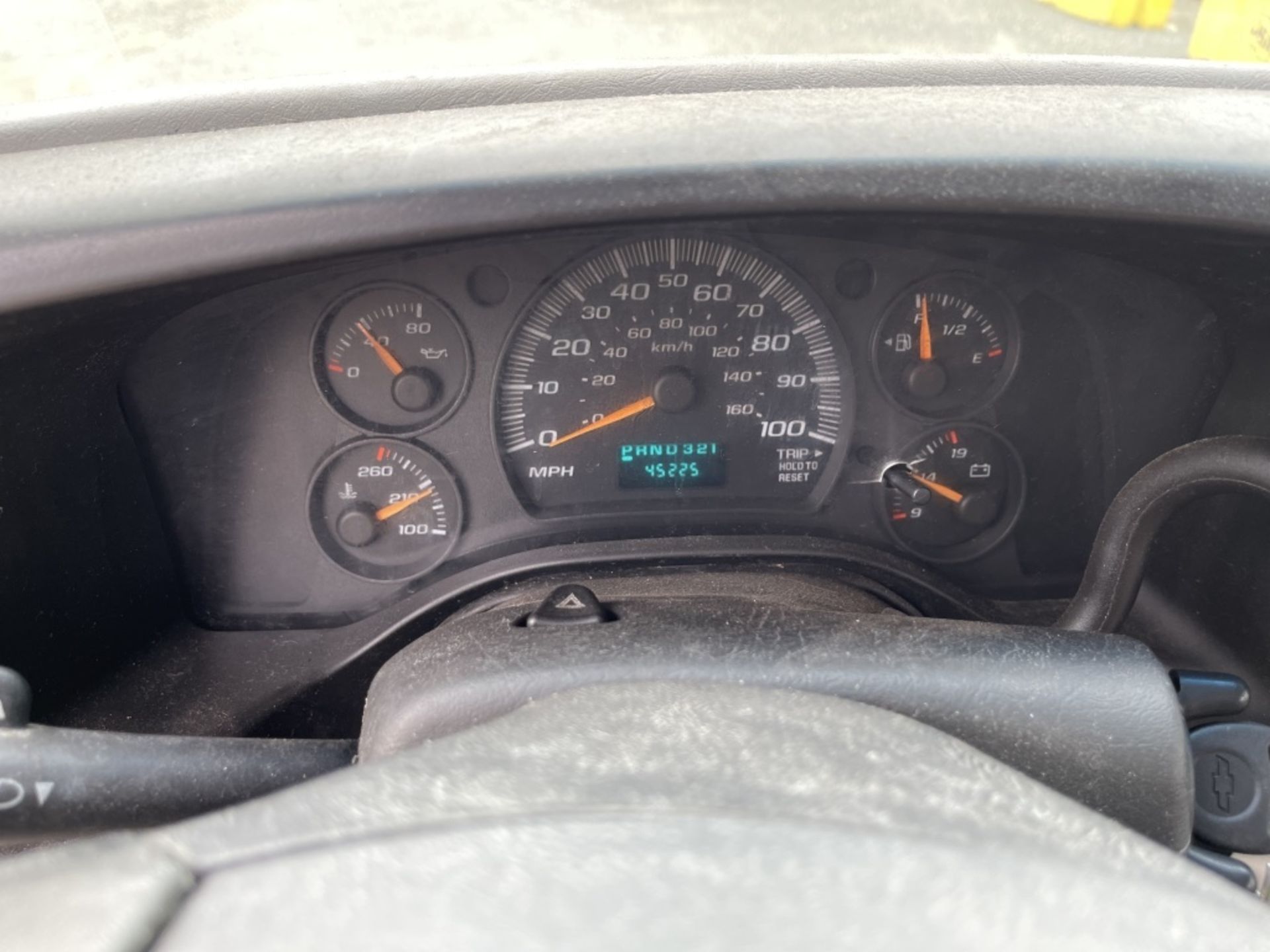 2004 Chevrolet Express 2500 Passenger Van - Image 17 of 22