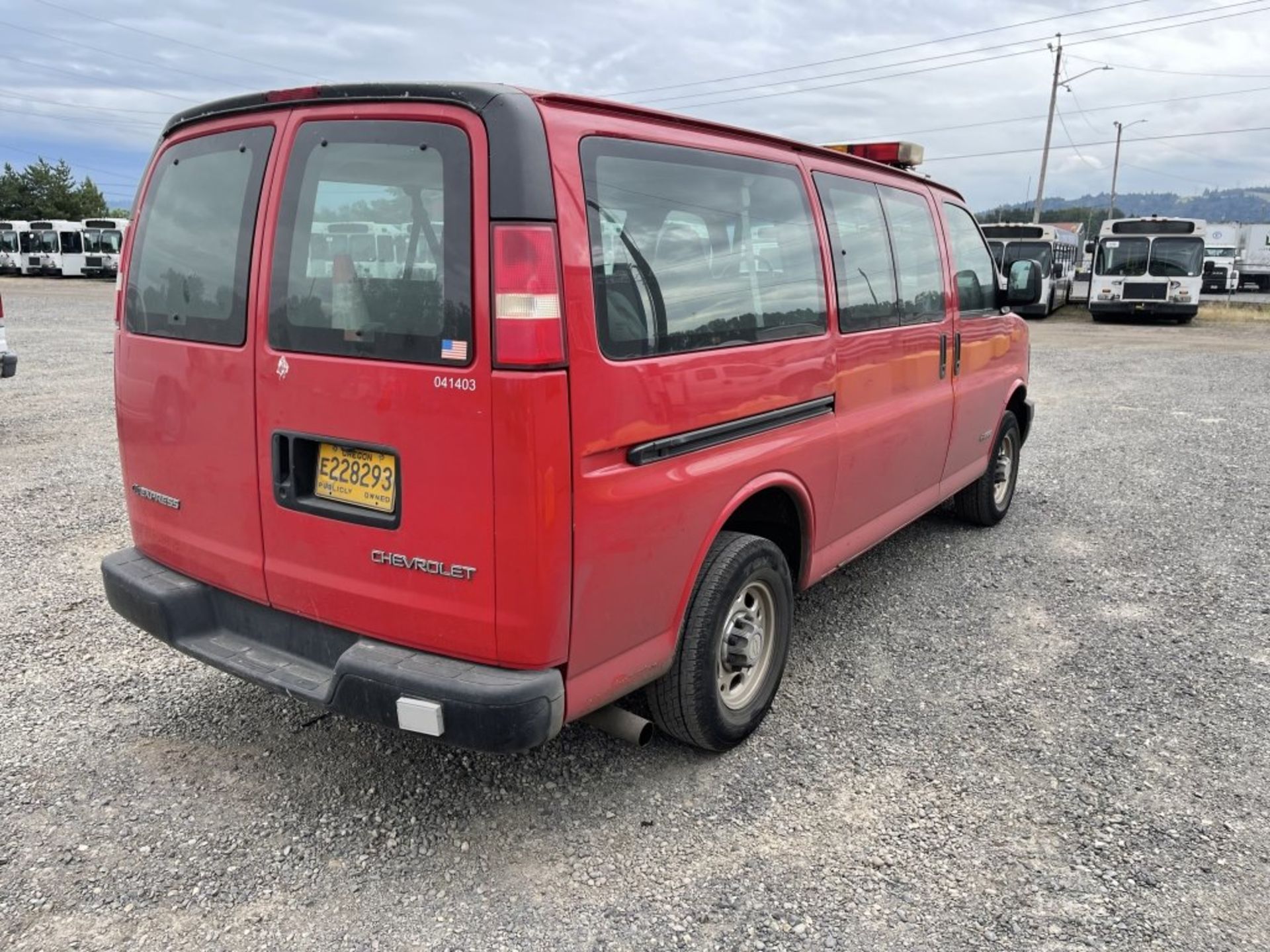 2004 Chevrolet Express 2500 Passenger Van - Image 4 of 22