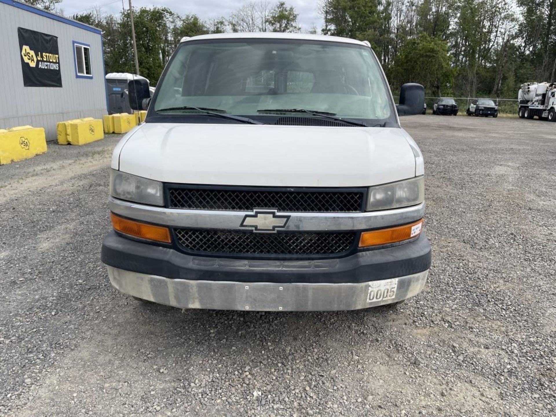 2007 Chevrolet Express Passenger Van - Image 8 of 23