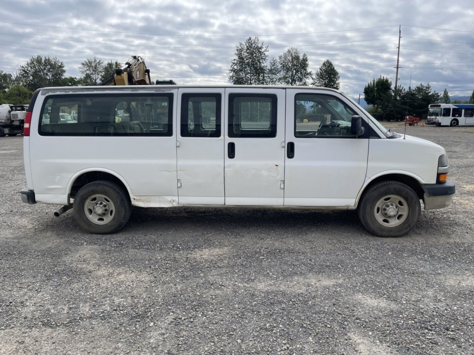 2007 Chevrolet Express Passenger Van - Image 3 of 23