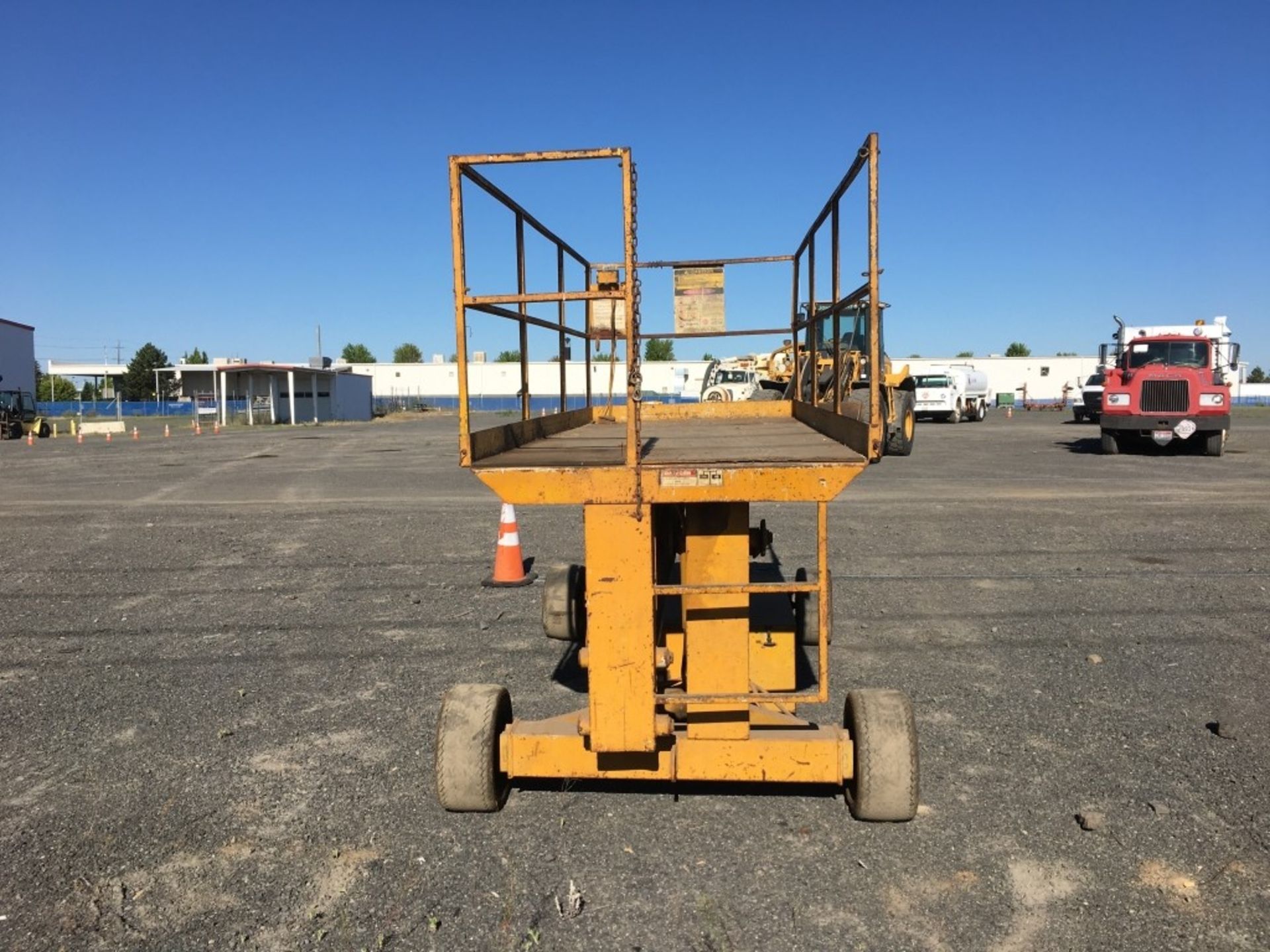 Strato-Lift M.R-25 Scissor Lift - Image 4 of 22