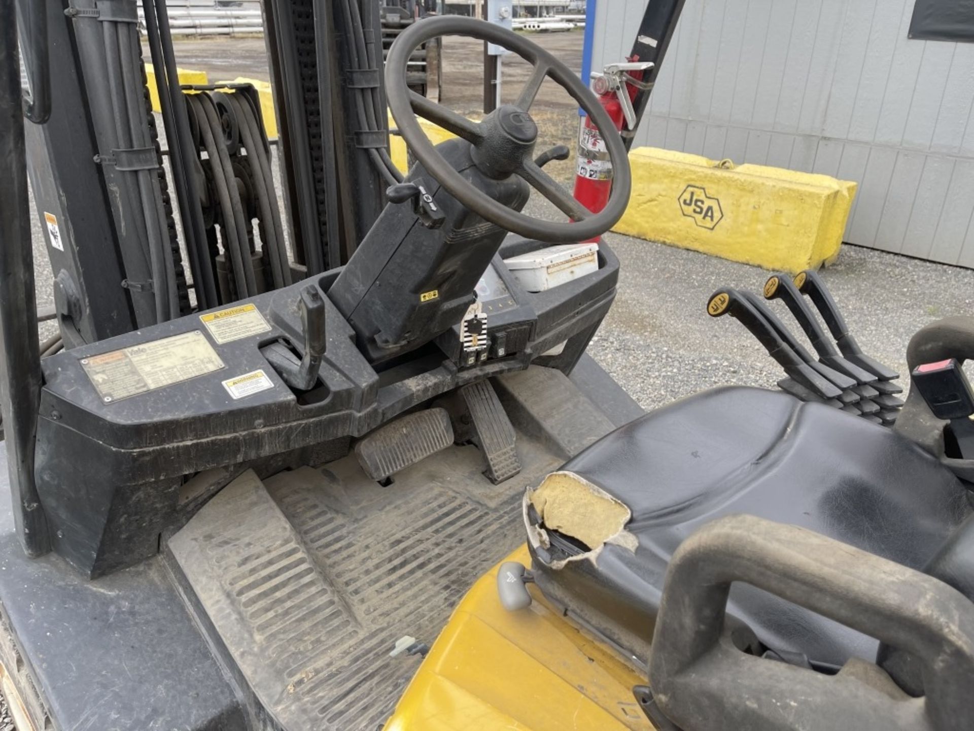 2005 Yale GDP110M Forklift - Image 9 of 18