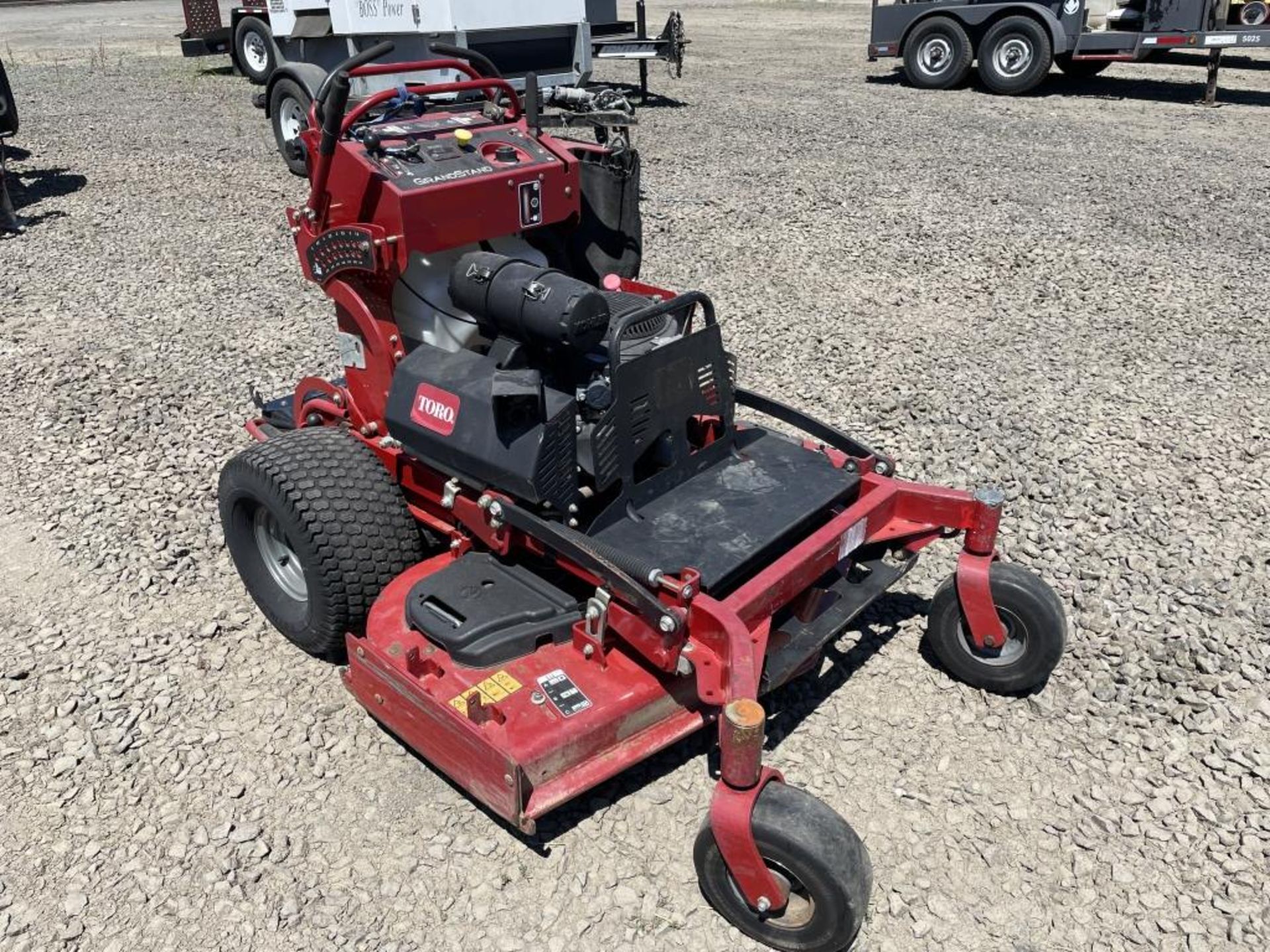 2016 Toro Grandstand Ride On Mower - Image 2 of 16