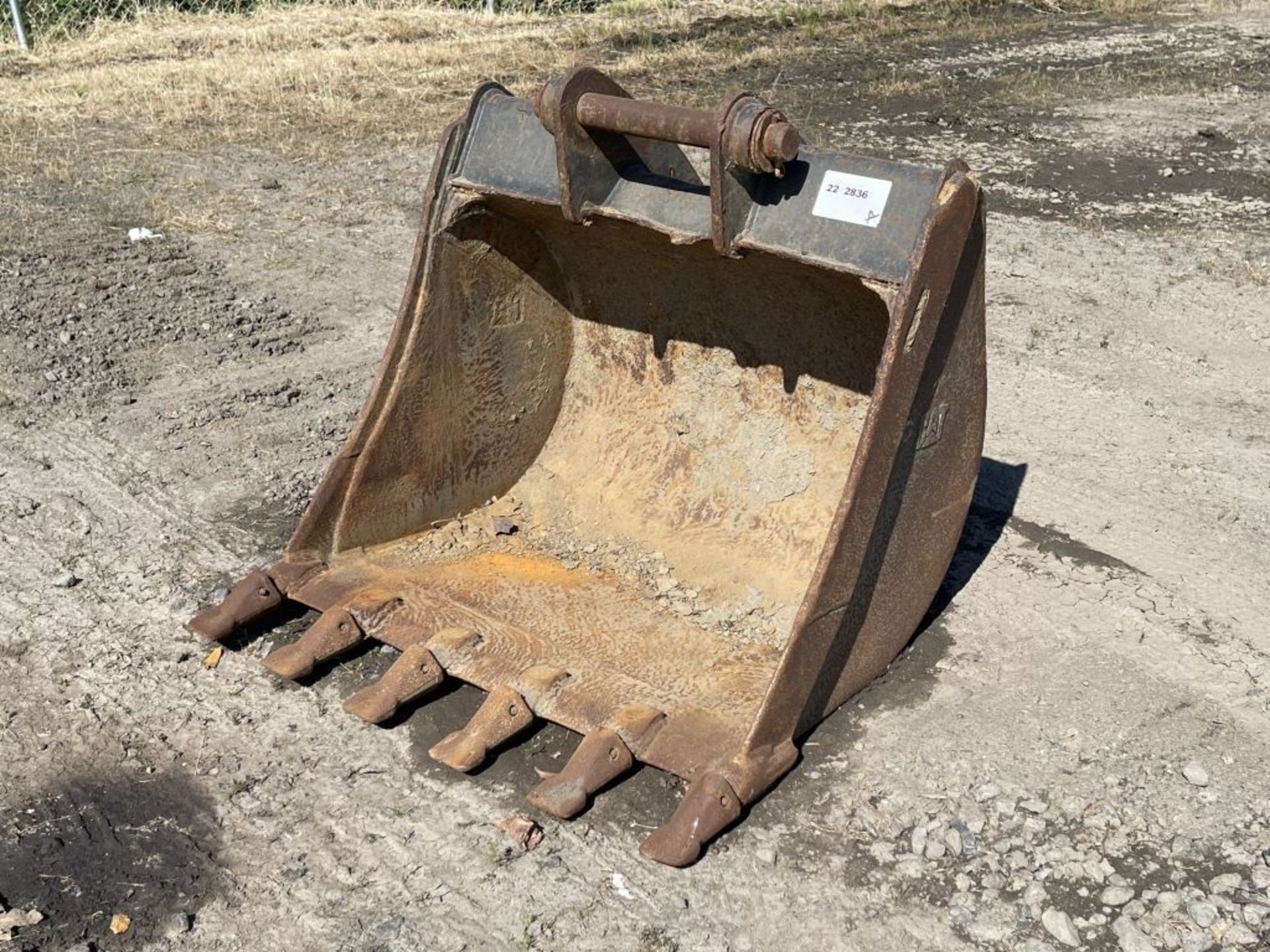 Caterpillar 34" Dig Bucket - Image 2 of 7