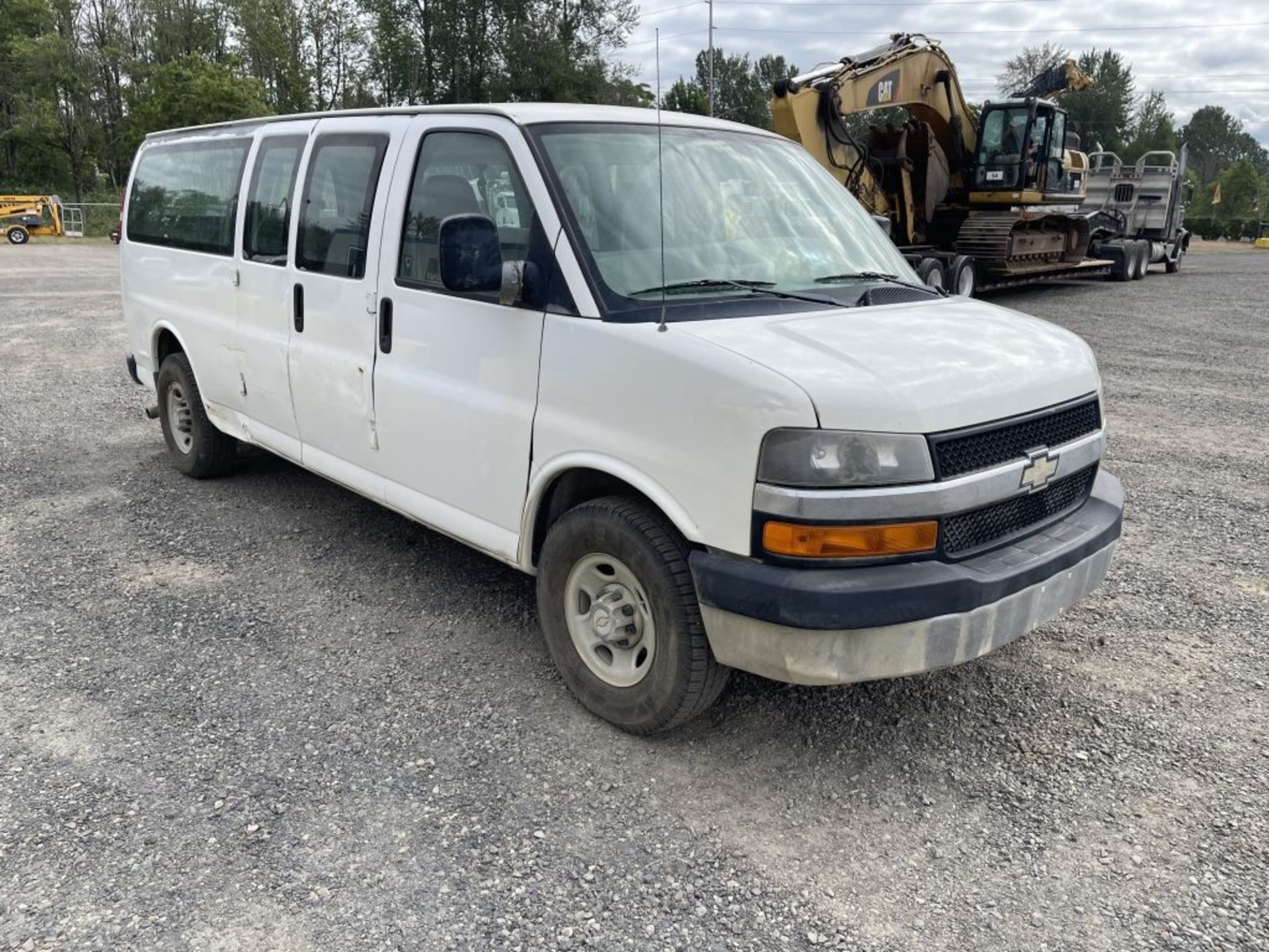 2007 Chevrolet Express Passenger Van - Image 2 of 23