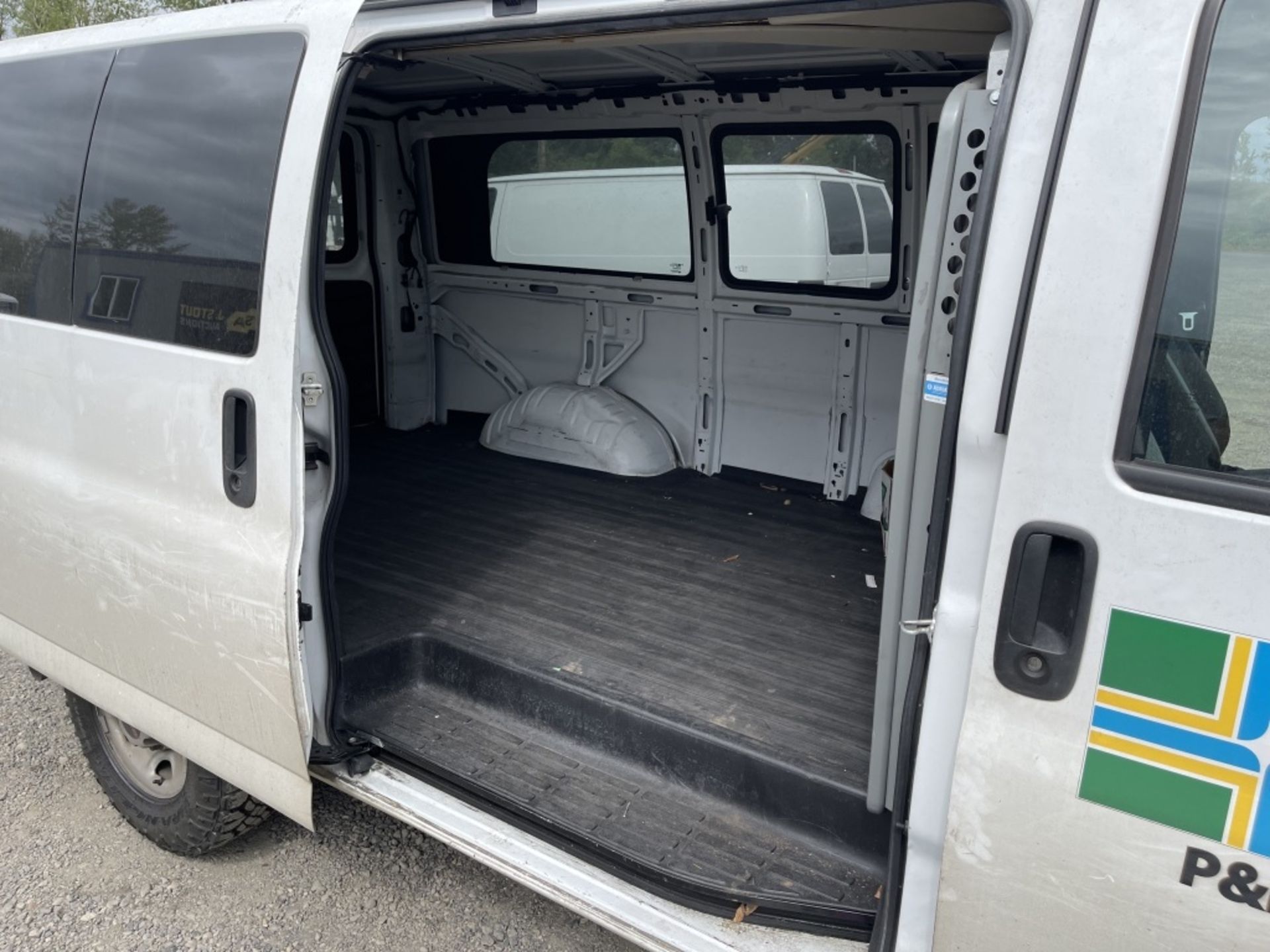 2014 GMC Savana Cargo Van - Image 12 of 21