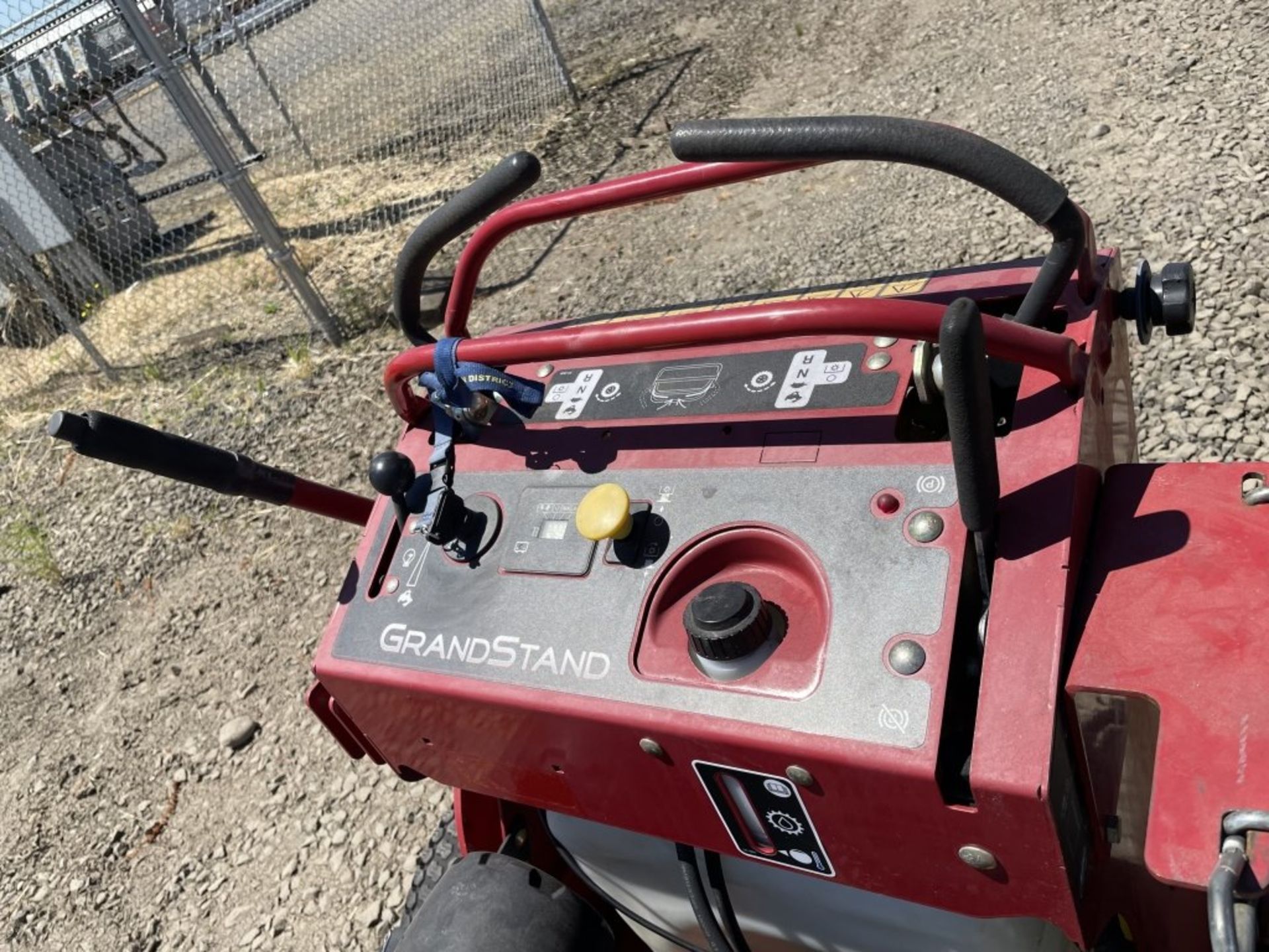 2016 Toro Grandstand Ride On Mower - Image 8 of 16