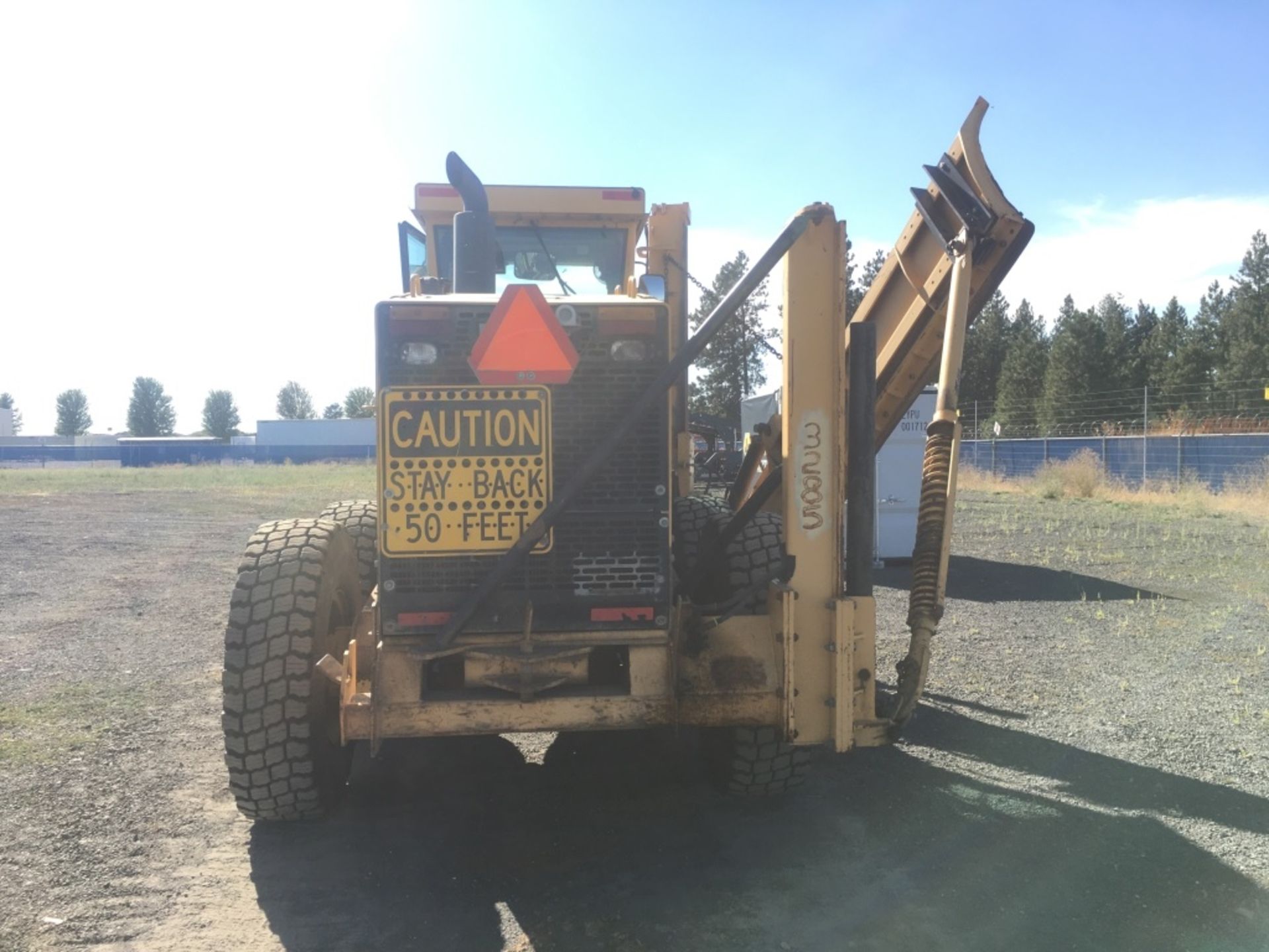 2001 John Deere 772CH Motor Grader - Image 3 of 32