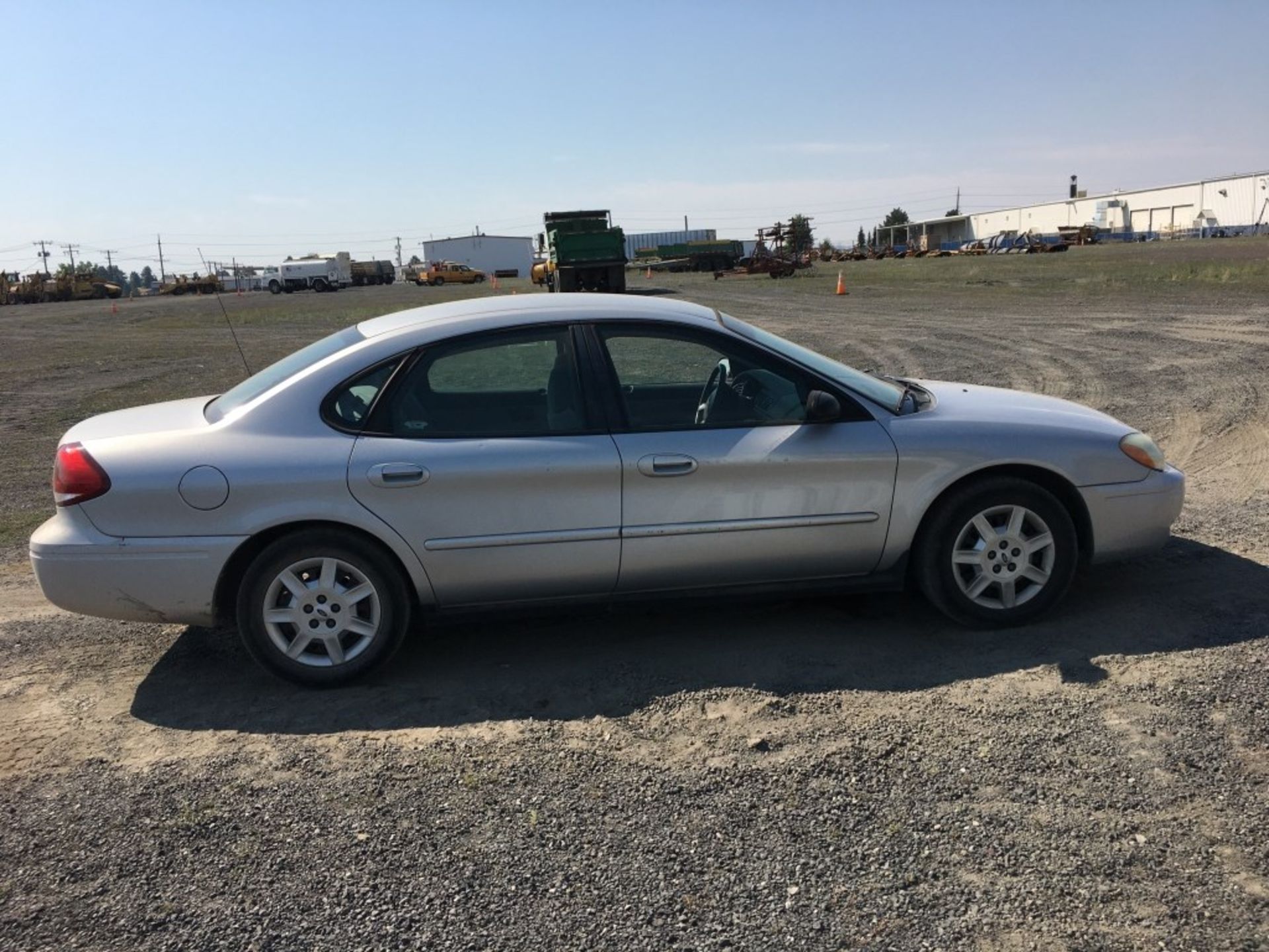 2006 Ford Taurus Sedan - Image 5 of 28