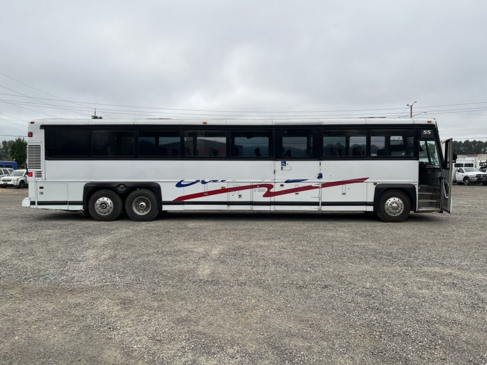 1995 MCI 102-DL3 T/A Coach Bus - Image 2 of 27