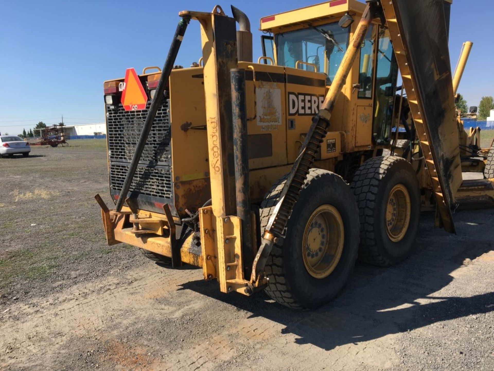 2001 John Deere 772CH Motor Grader - Image 29 of 32