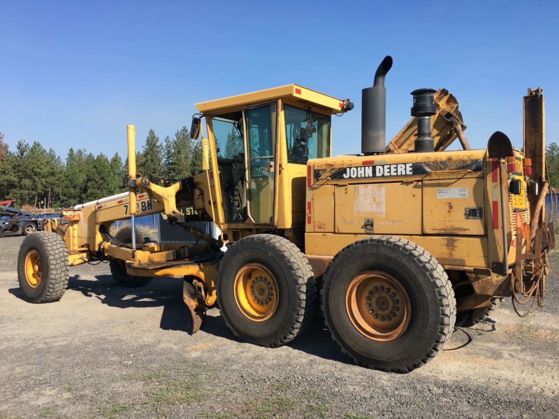 1997 John Deere 770BH Motor Grader - Image 2 of 32