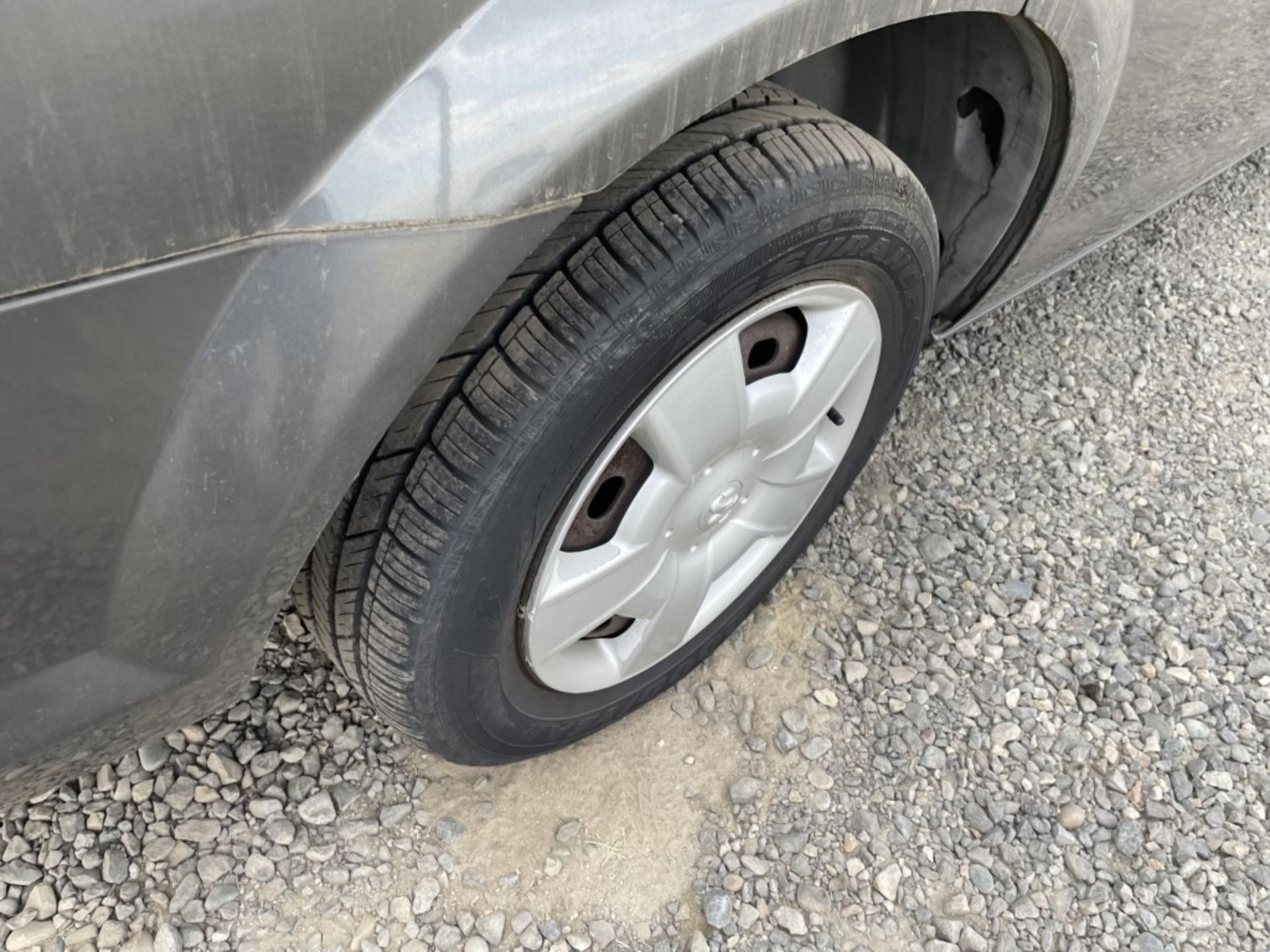 2004 Dodge Stratus Sedan - Image 13 of 24