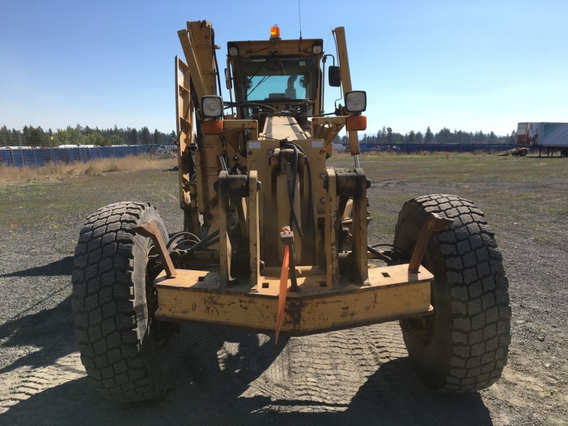 2001 John Deere 772CH Motor Grader - Image 7 of 32