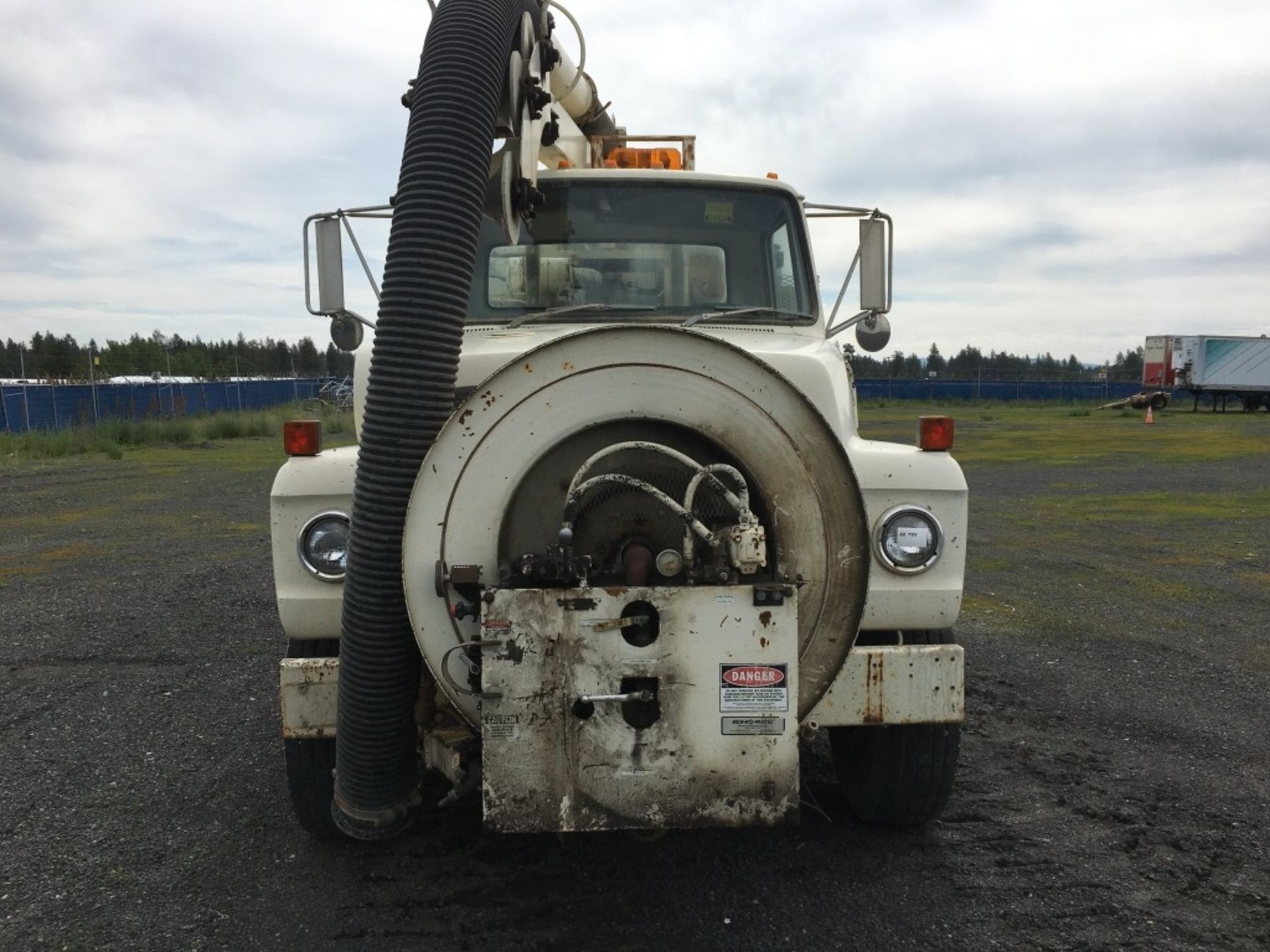 1984 Ford 8000 Vacuum Truck - Image 7 of 32