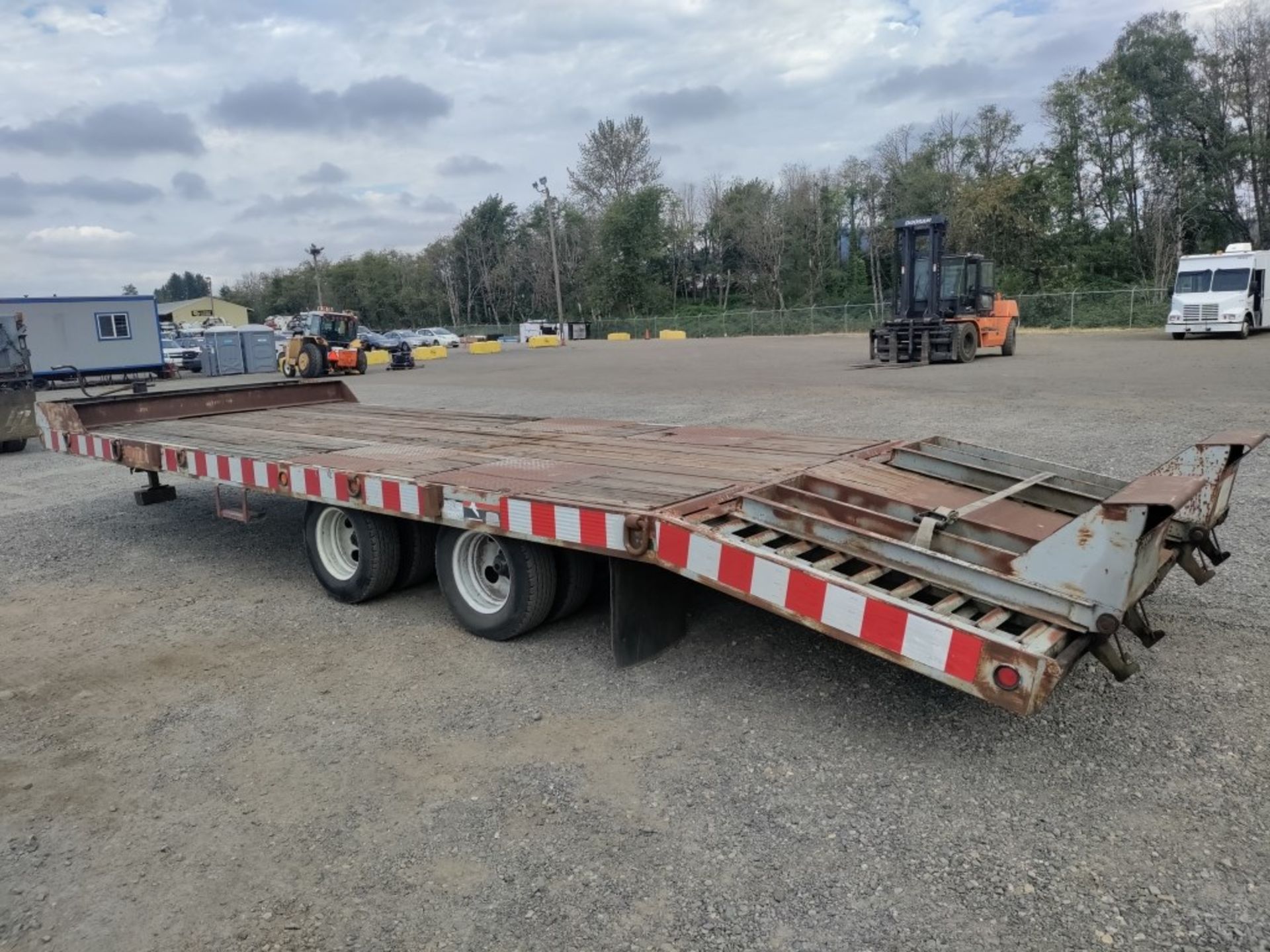 1996 Interstate T/A Flatbed Trailer - Image 5 of 14