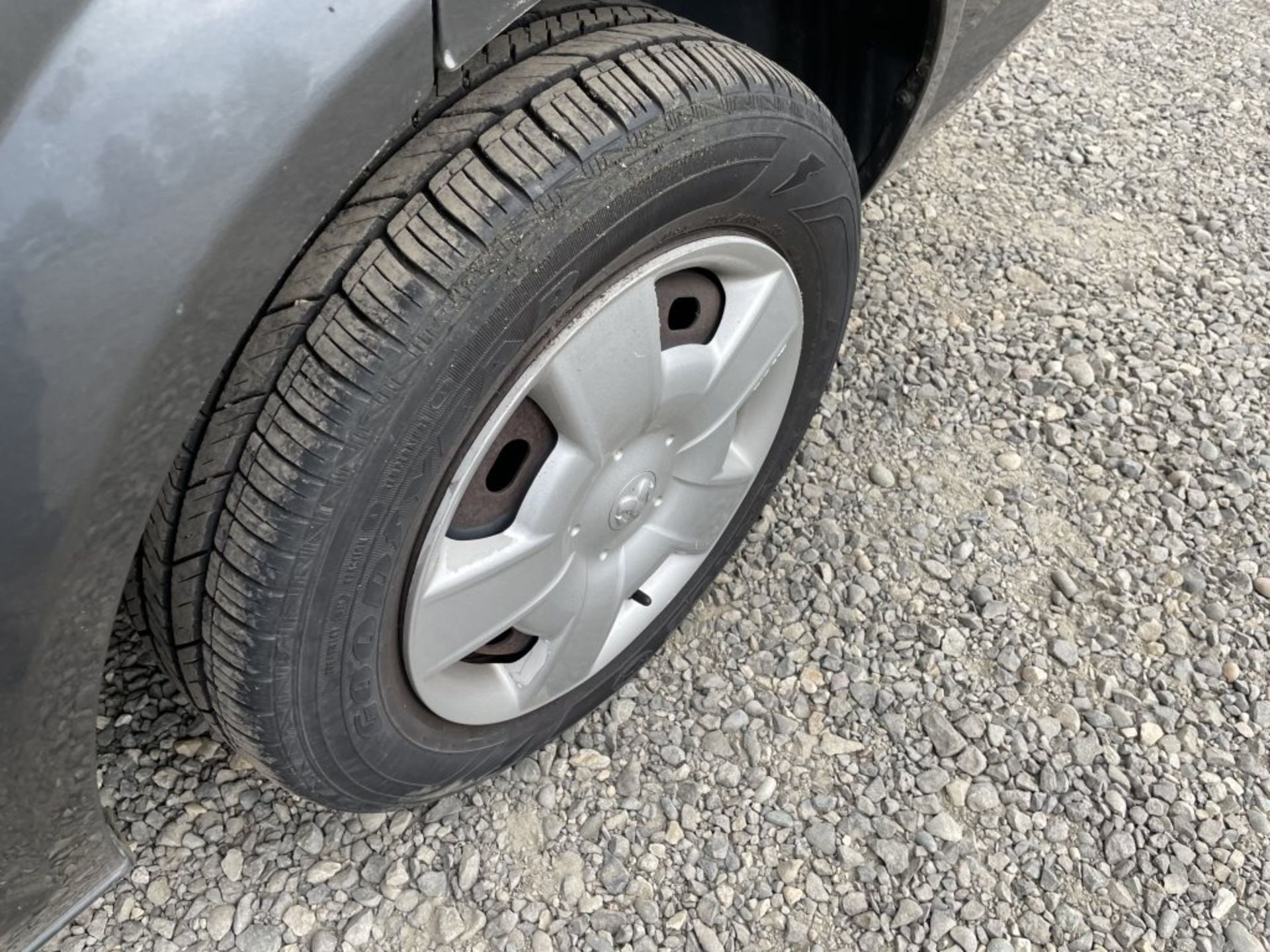 2004 Dodge Stratus Sedan - Image 12 of 24