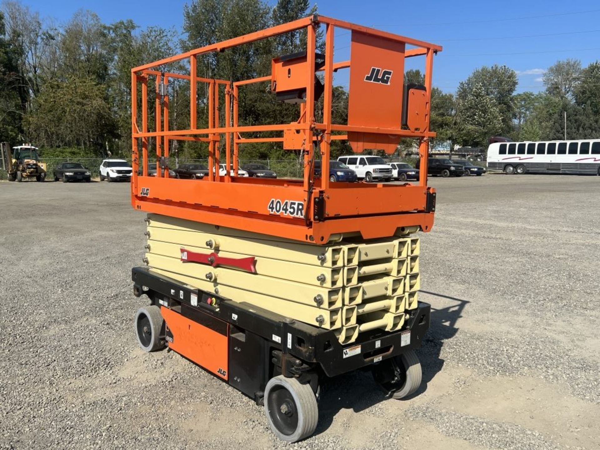 2018 JLG 4045R Scissor Lift - Image 2 of 16