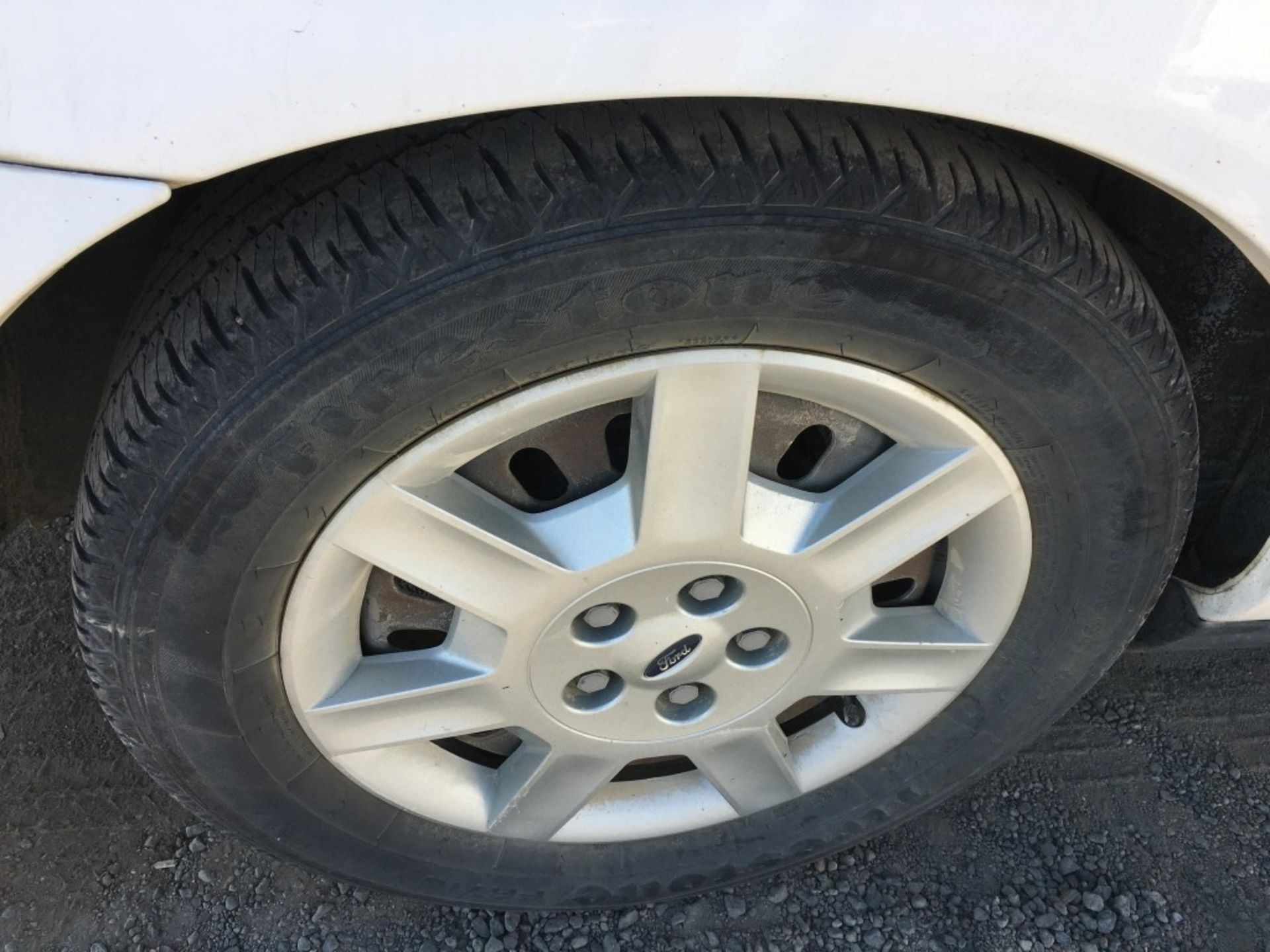 2006 Ford Taurus Sedan - Image 11 of 30