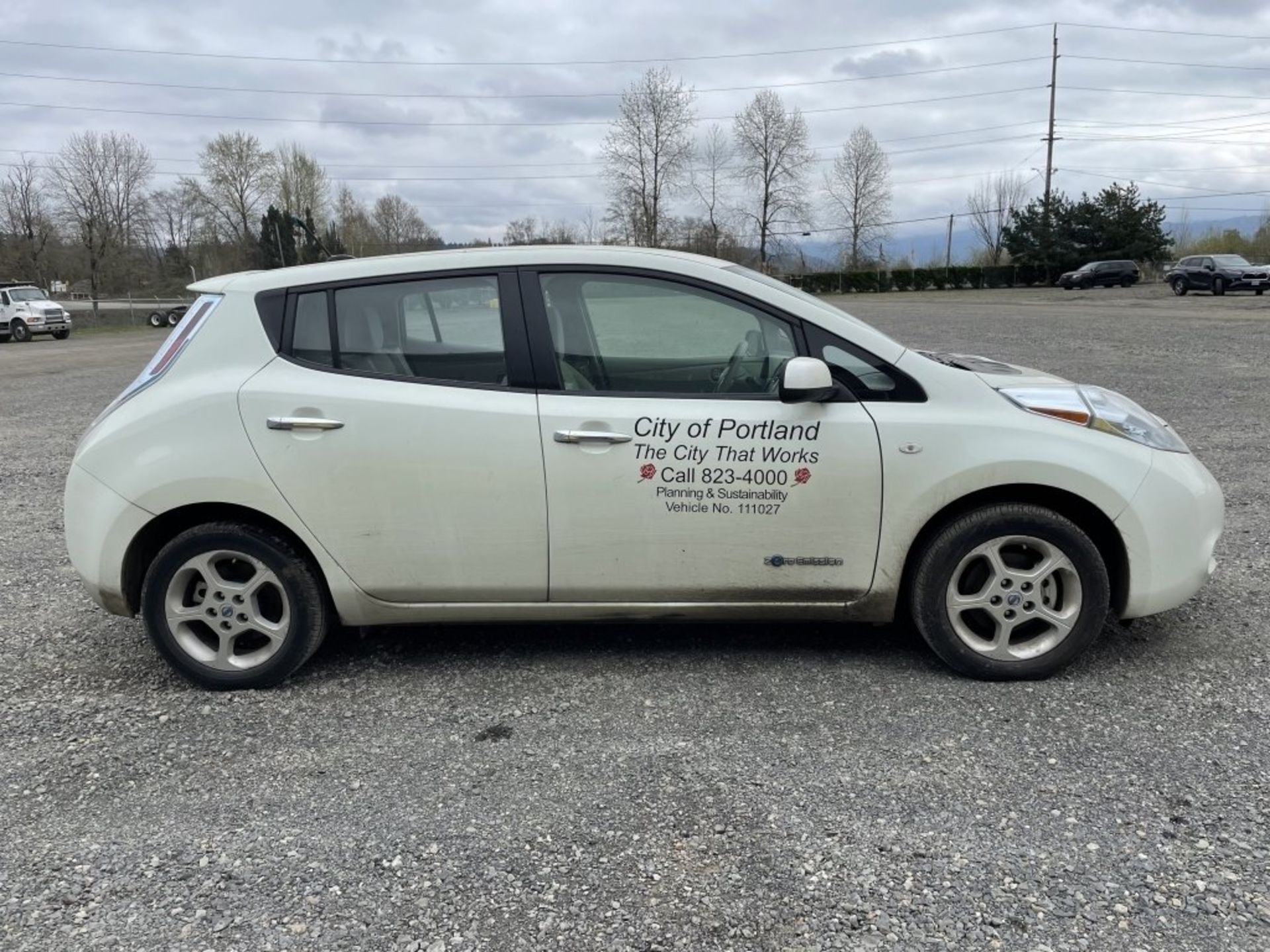 2011 Nissan Leaf Hatchback Sedan - Image 2 of 26