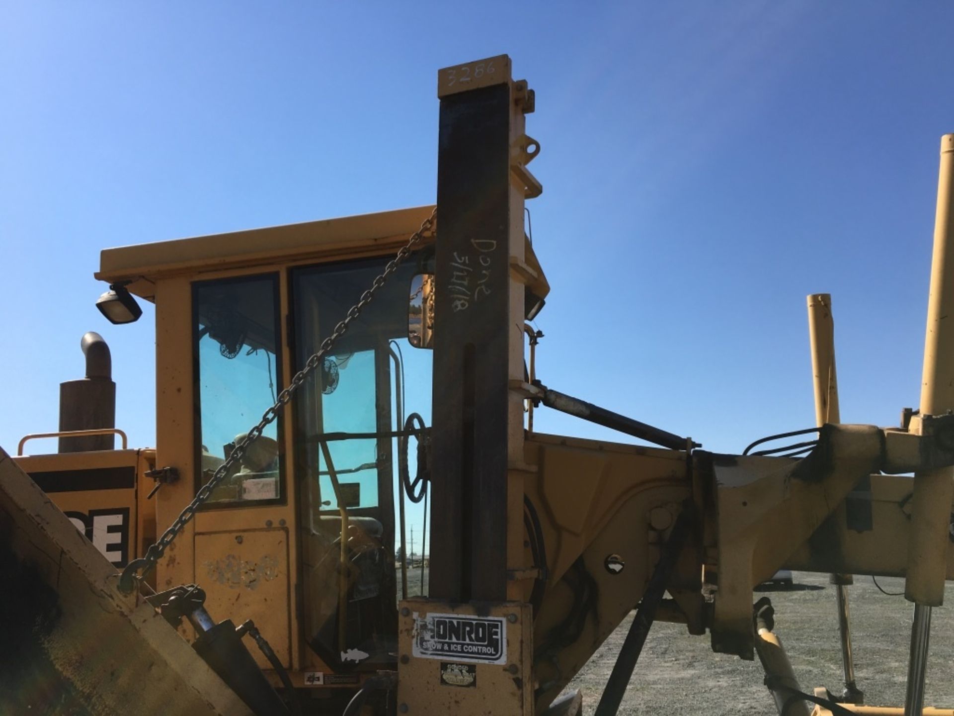 2001 John Deere 772CH Motor Grader - Image 27 of 32