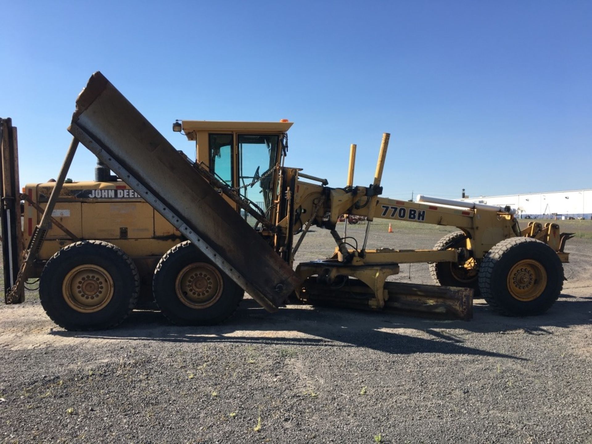 1997 John Deere 770BH Motor Grader - Image 5 of 32