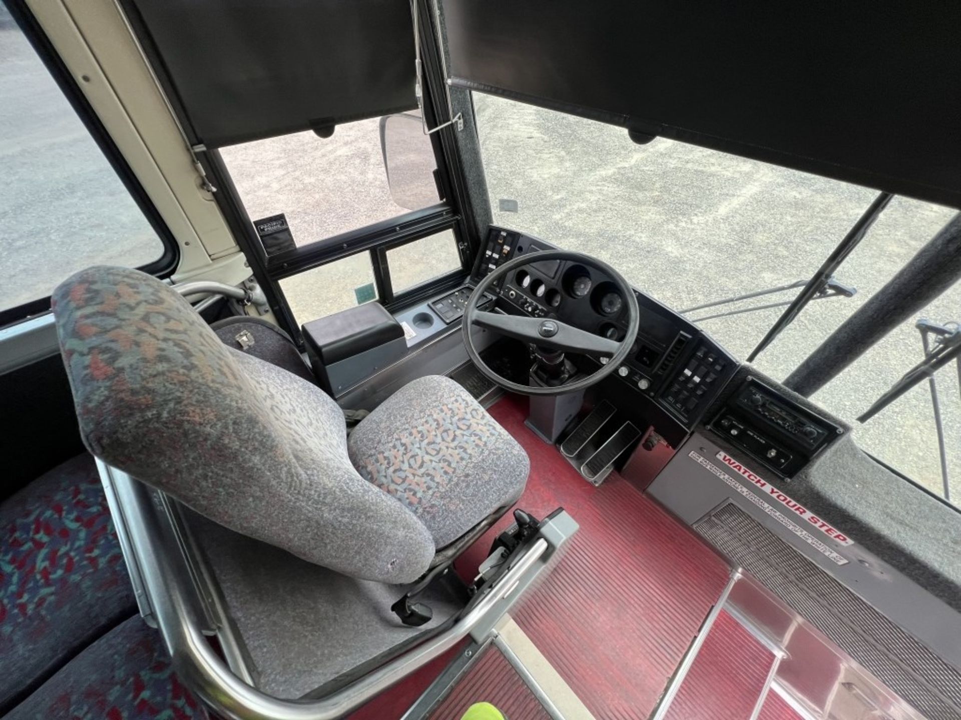 1989 MCI 102-C3 T/A Coach Bus - Image 12 of 22