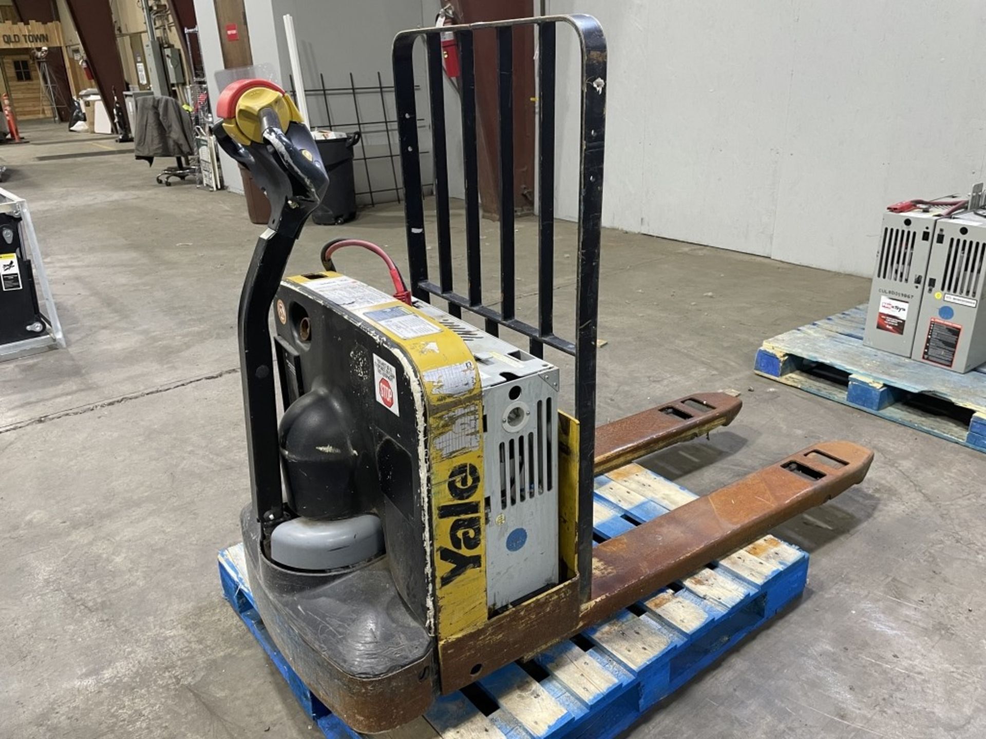 Yale MPW050 Pallet Jack - Image 3 of 11