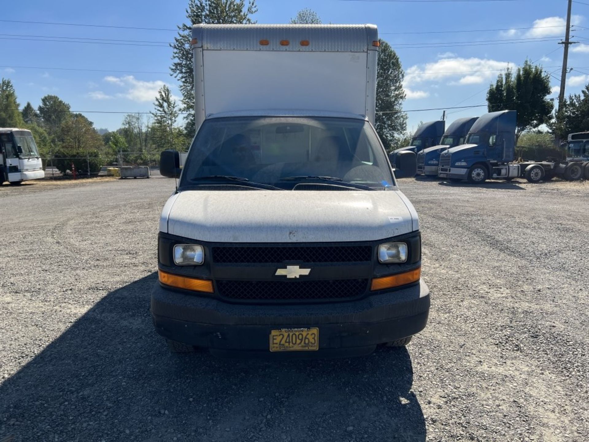 2008 Chevrolet Express Box Truck - Image 7 of 25