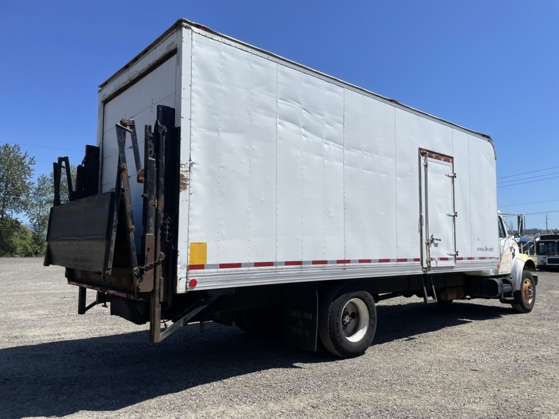 1991 International 4900 S/A Box Truck - Image 3 of 32