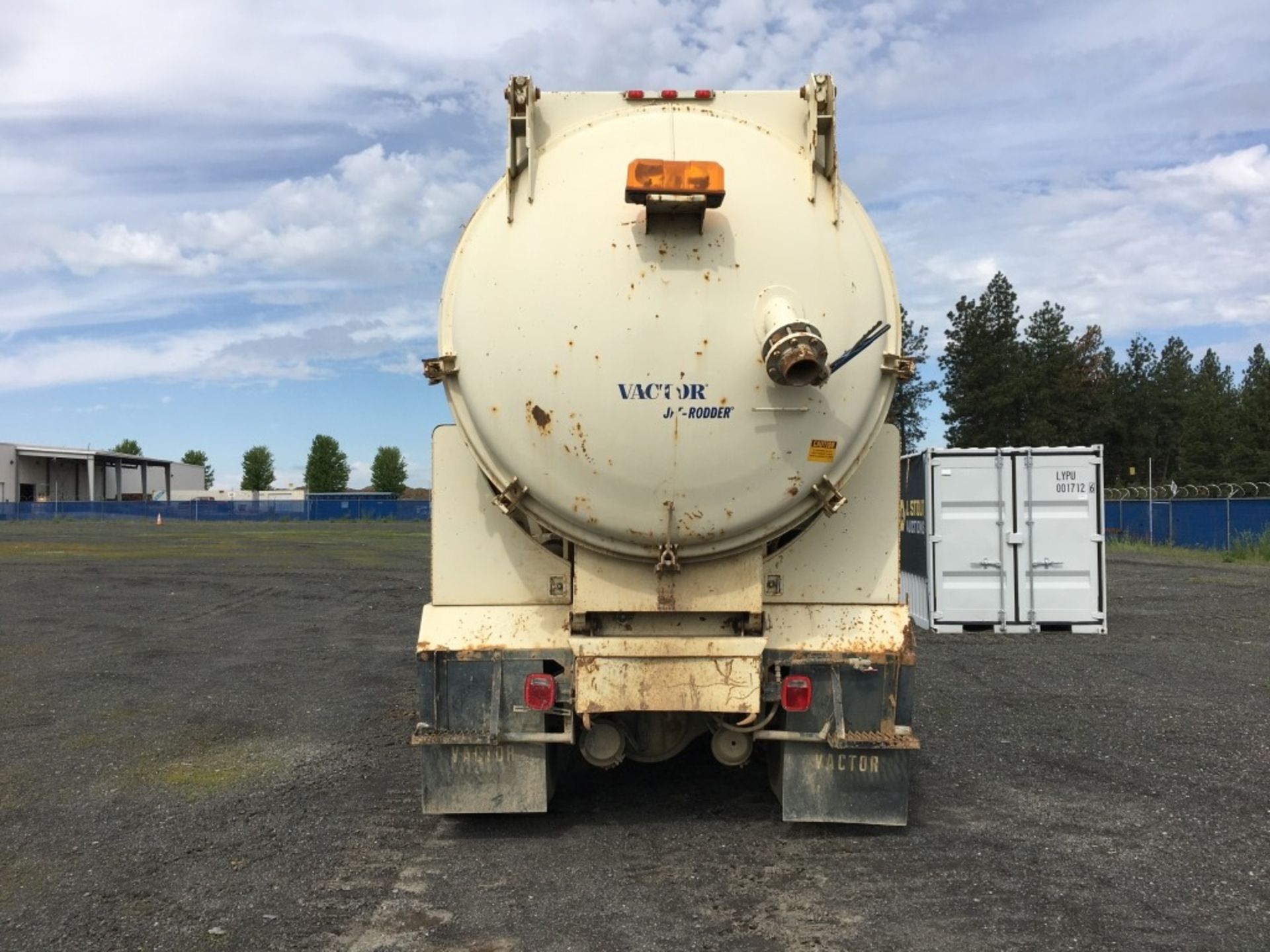 1984 Ford 8000 Vacuum Truck - Image 3 of 32