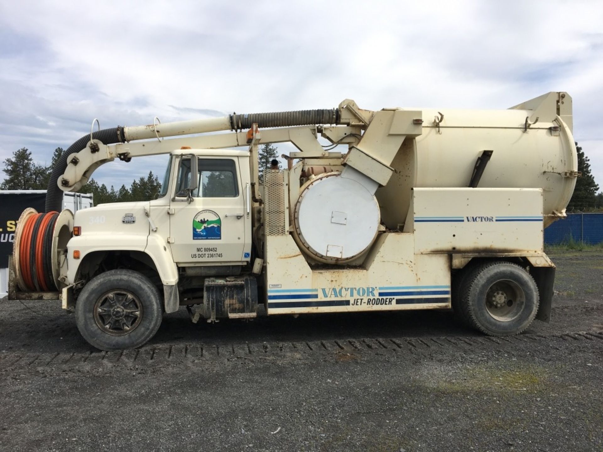 1984 Ford 8000 Vacuum Truck