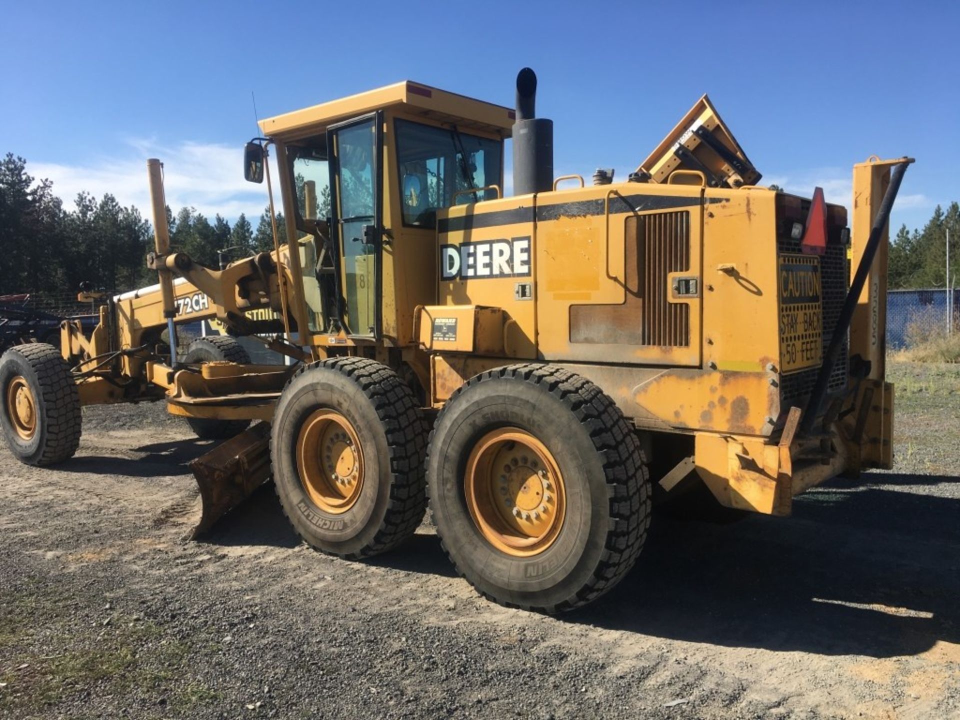 2001 John Deere 772CH Motor Grader - Image 2 of 32