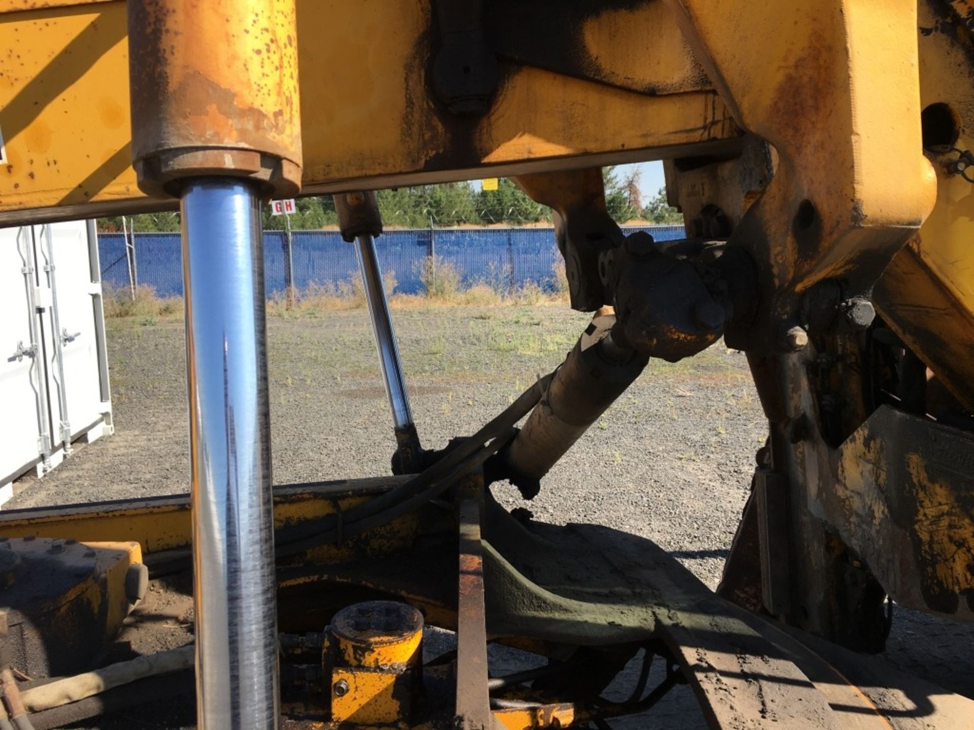 1987 John Deere 770BH Motor Grader - Image 17 of 32