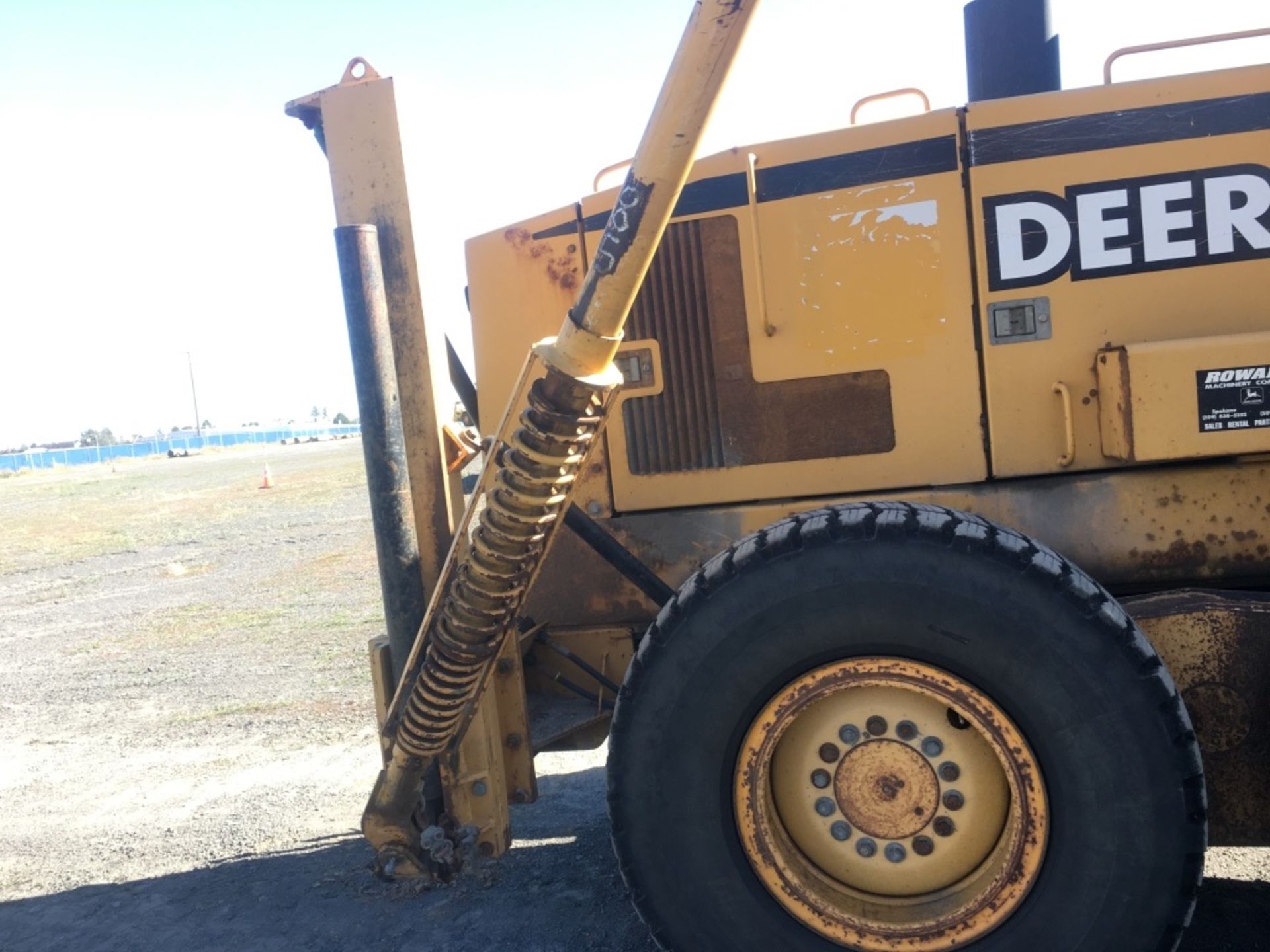 2001 John Deere 772CH Motor Grader - Image 25 of 32