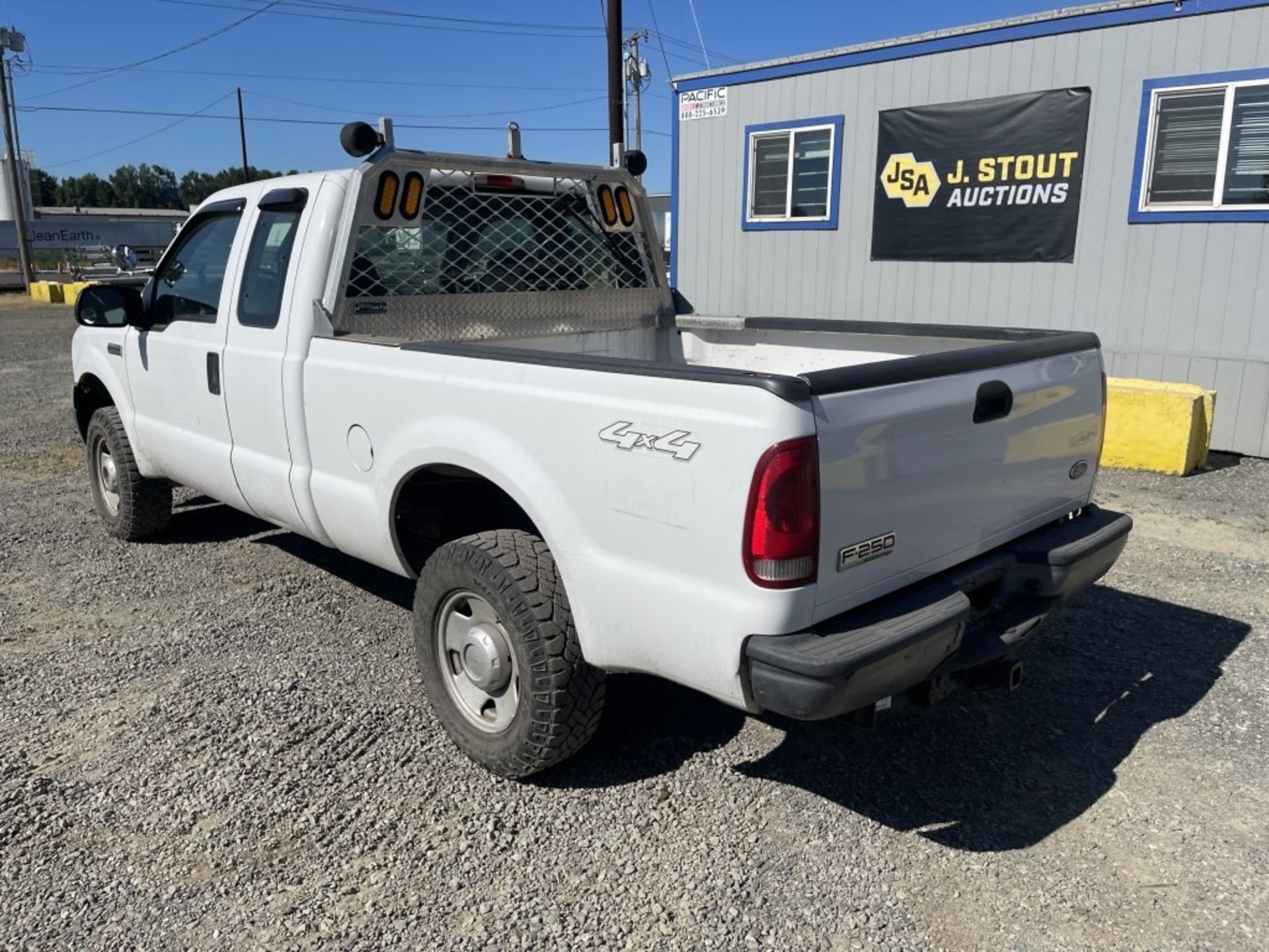 2006 Ford F250 4x4 Extra Cab Pickup - Image 5 of 31