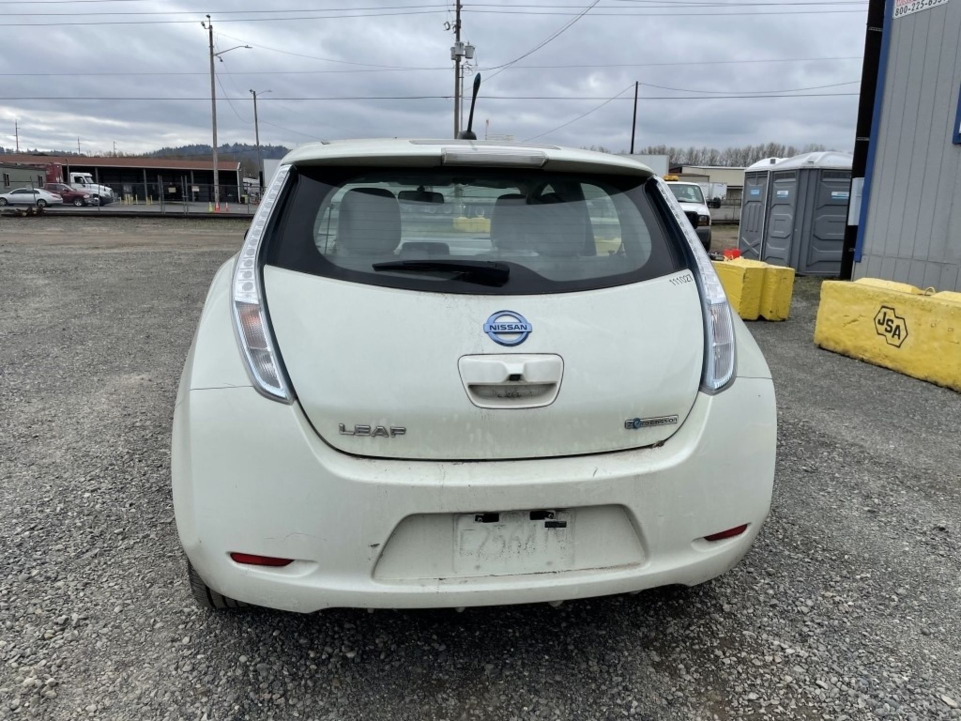 2011 Nissan Leaf Hatchback Sedan - Image 4 of 26