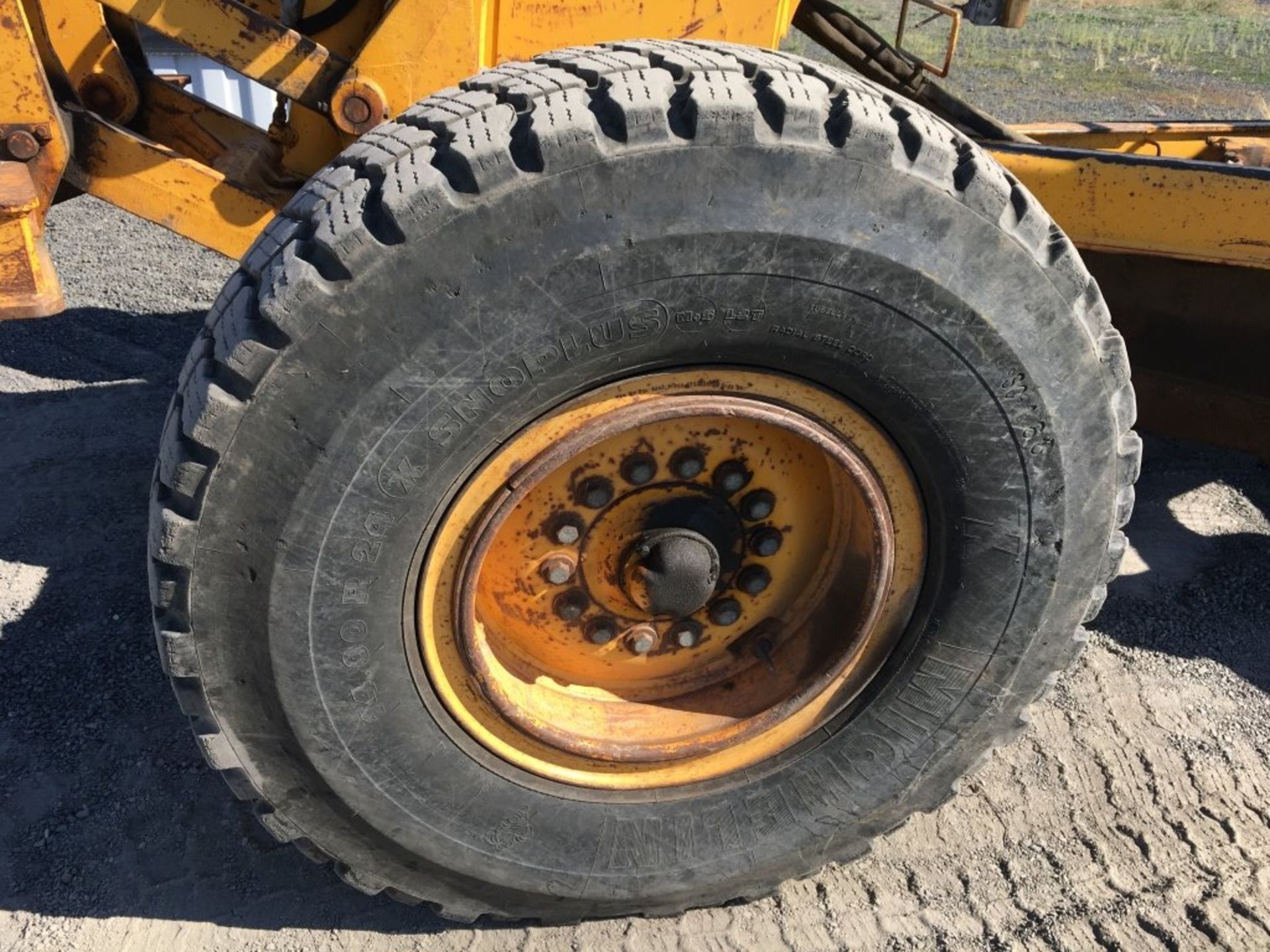 1987 John Deere 770BH Motor Grader - Image 8 of 32