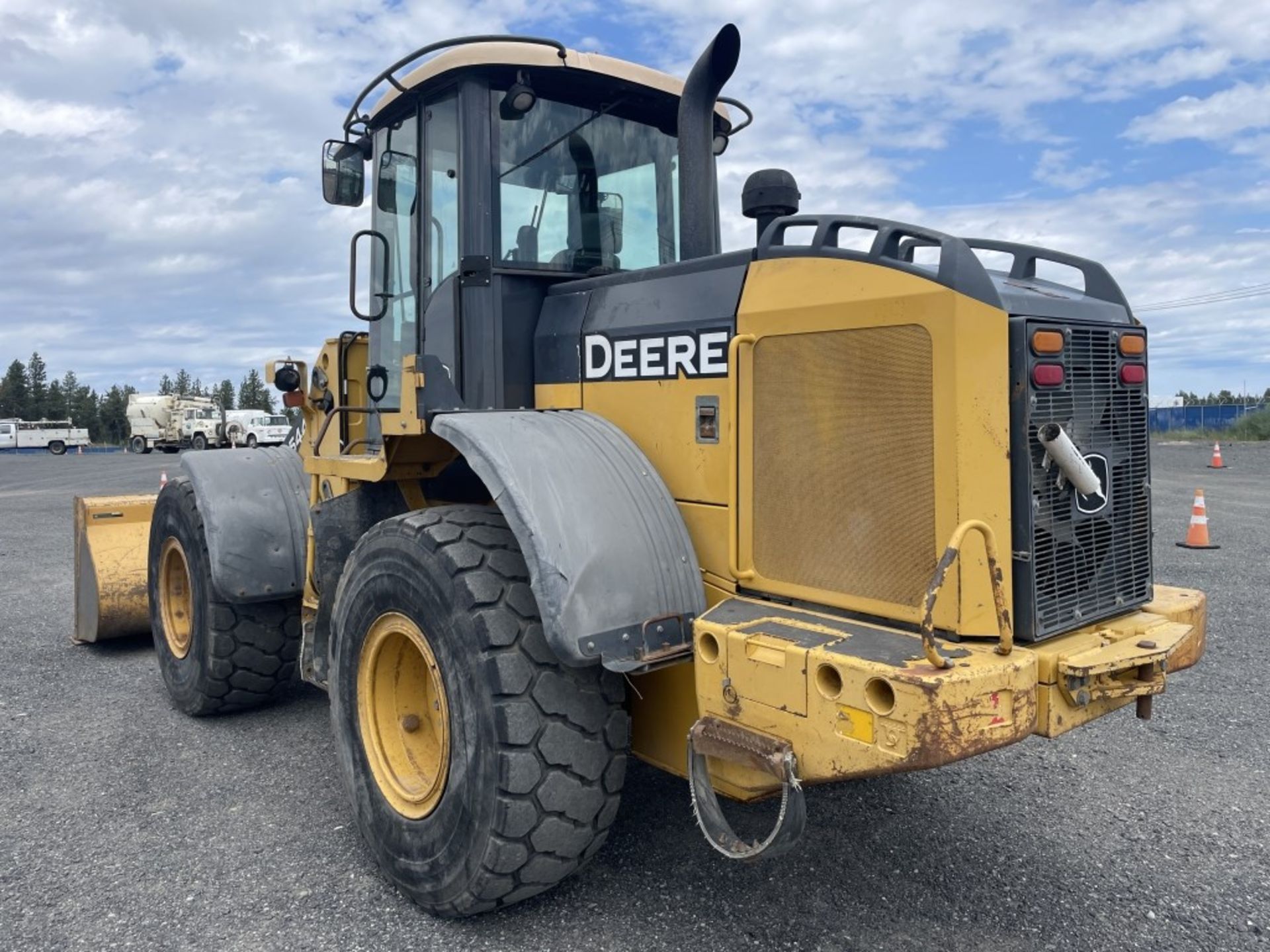 2006 John Deere 544J Wheel Loader - Image 2 of 32