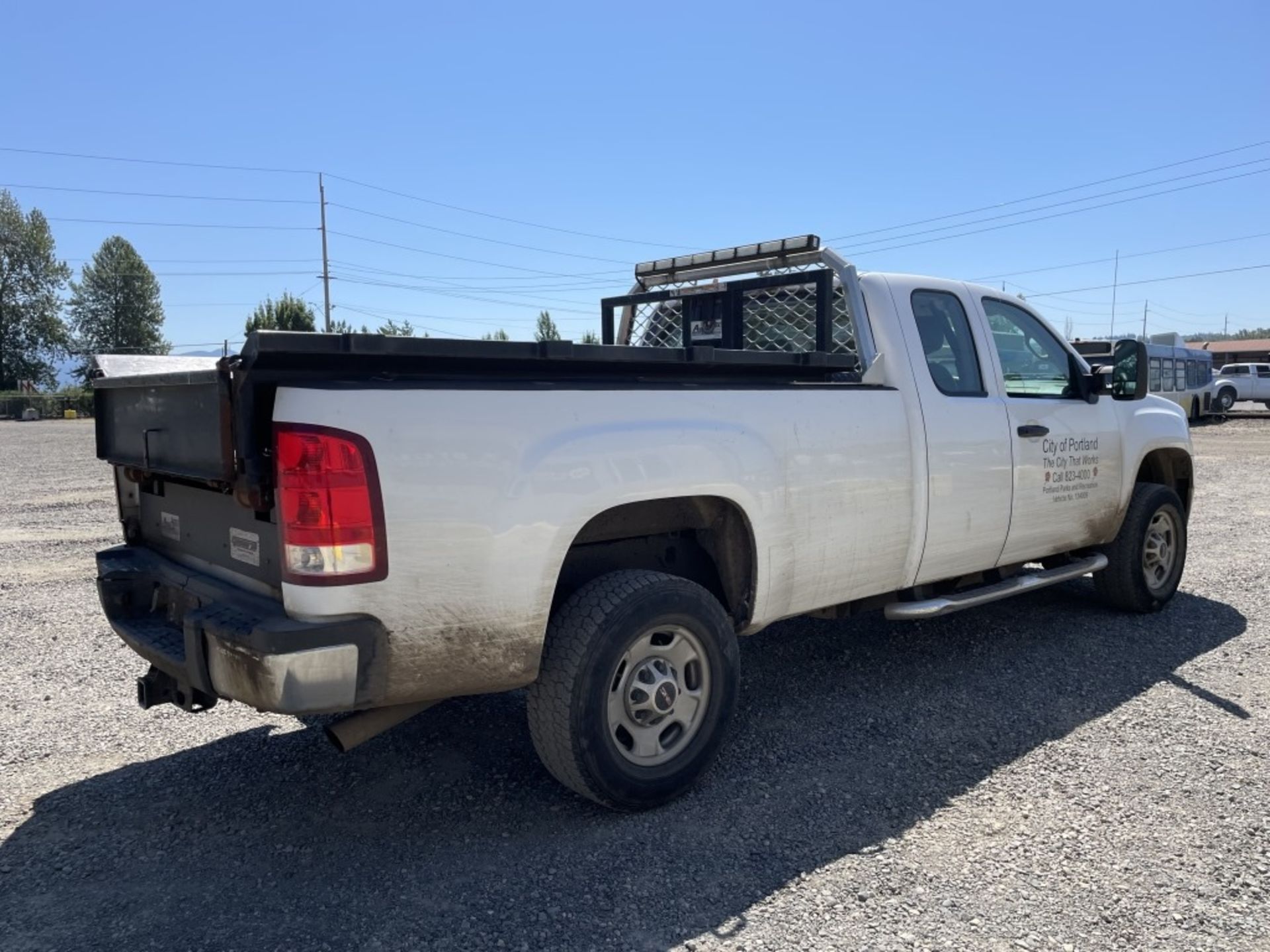 2013 GMC 3500 Extra Cab Pickup - Image 3 of 31