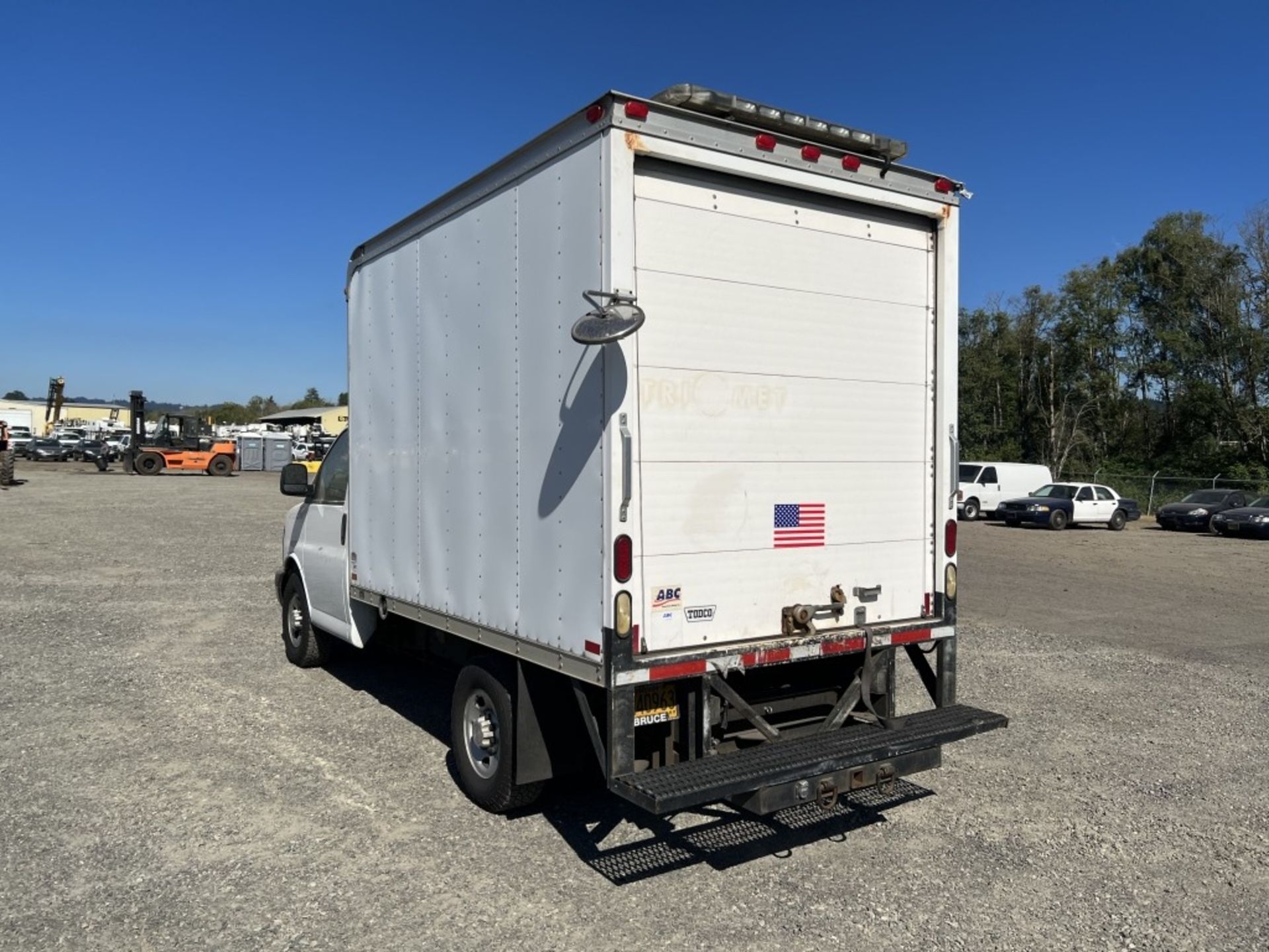 2008 Chevrolet Express Box Truck - Image 5 of 25