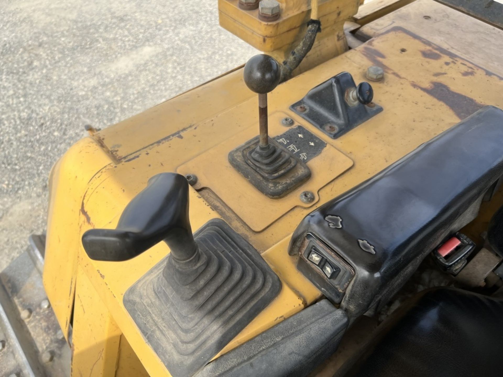 2004 Caterpillar D6N XL Crawler Dozer - Image 28 of 33