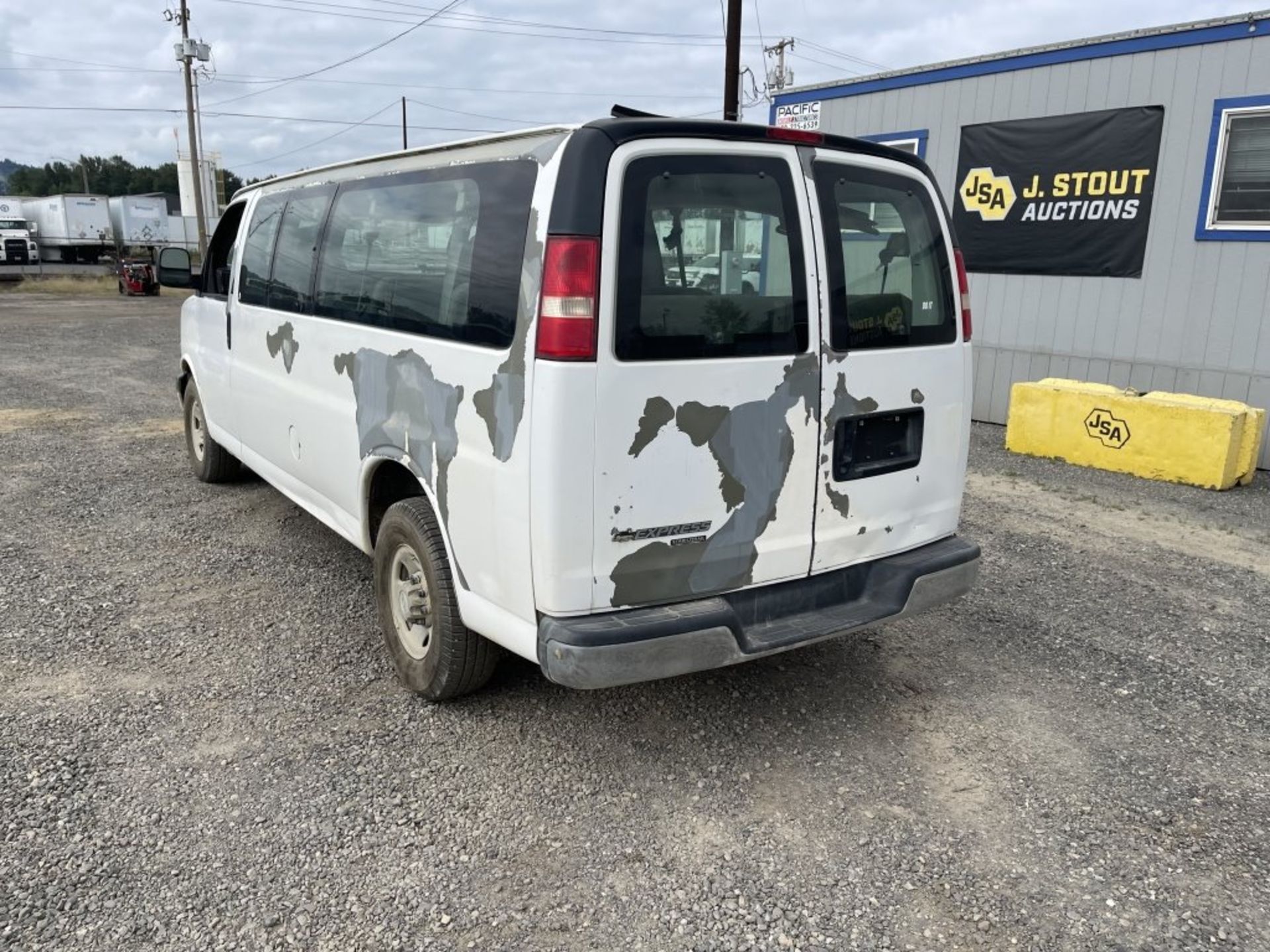 2007 Chevrolet Express Passenger Van - Image 6 of 23