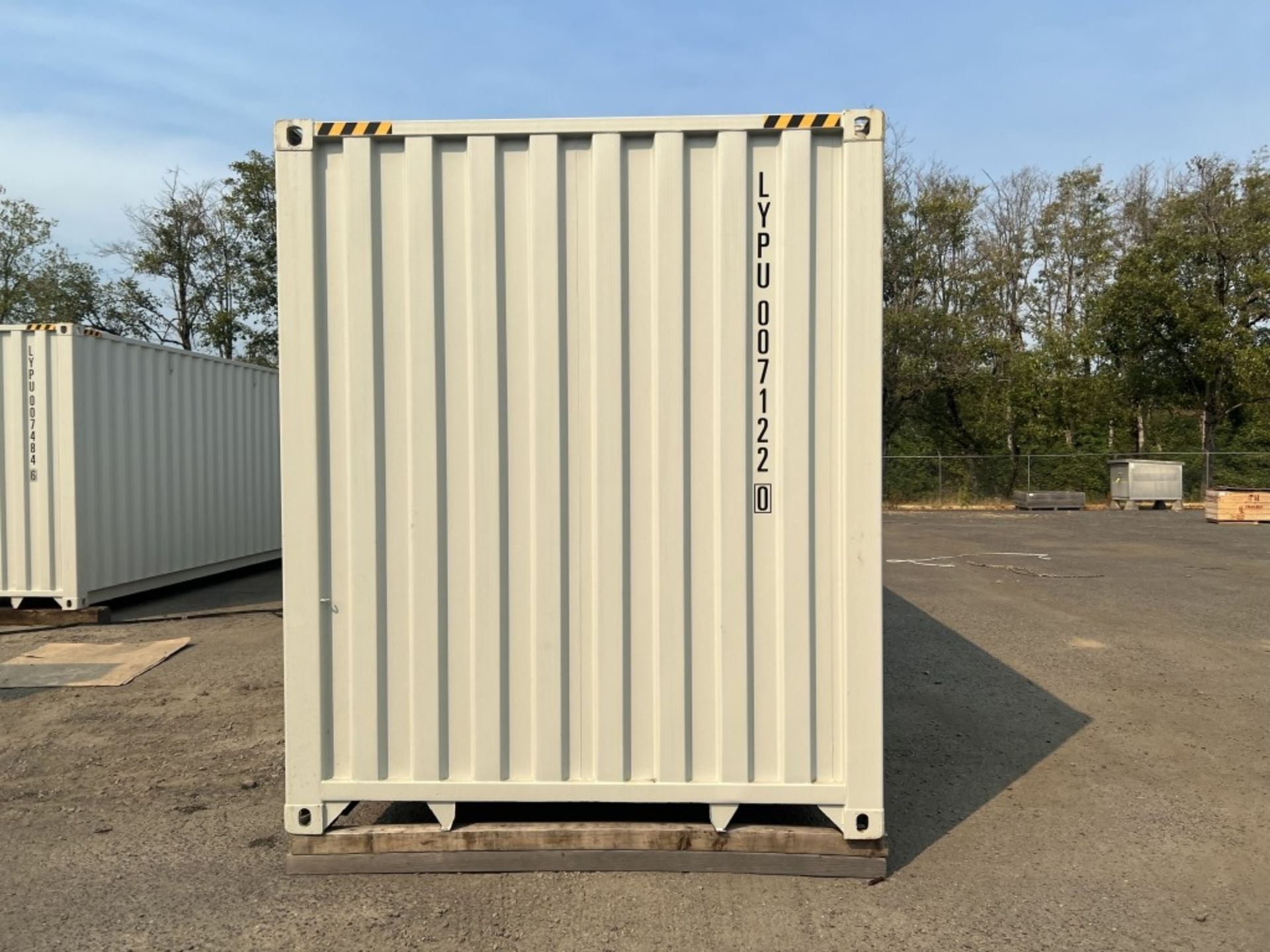 2022 40' High Cube Shipping Container - Image 4 of 10