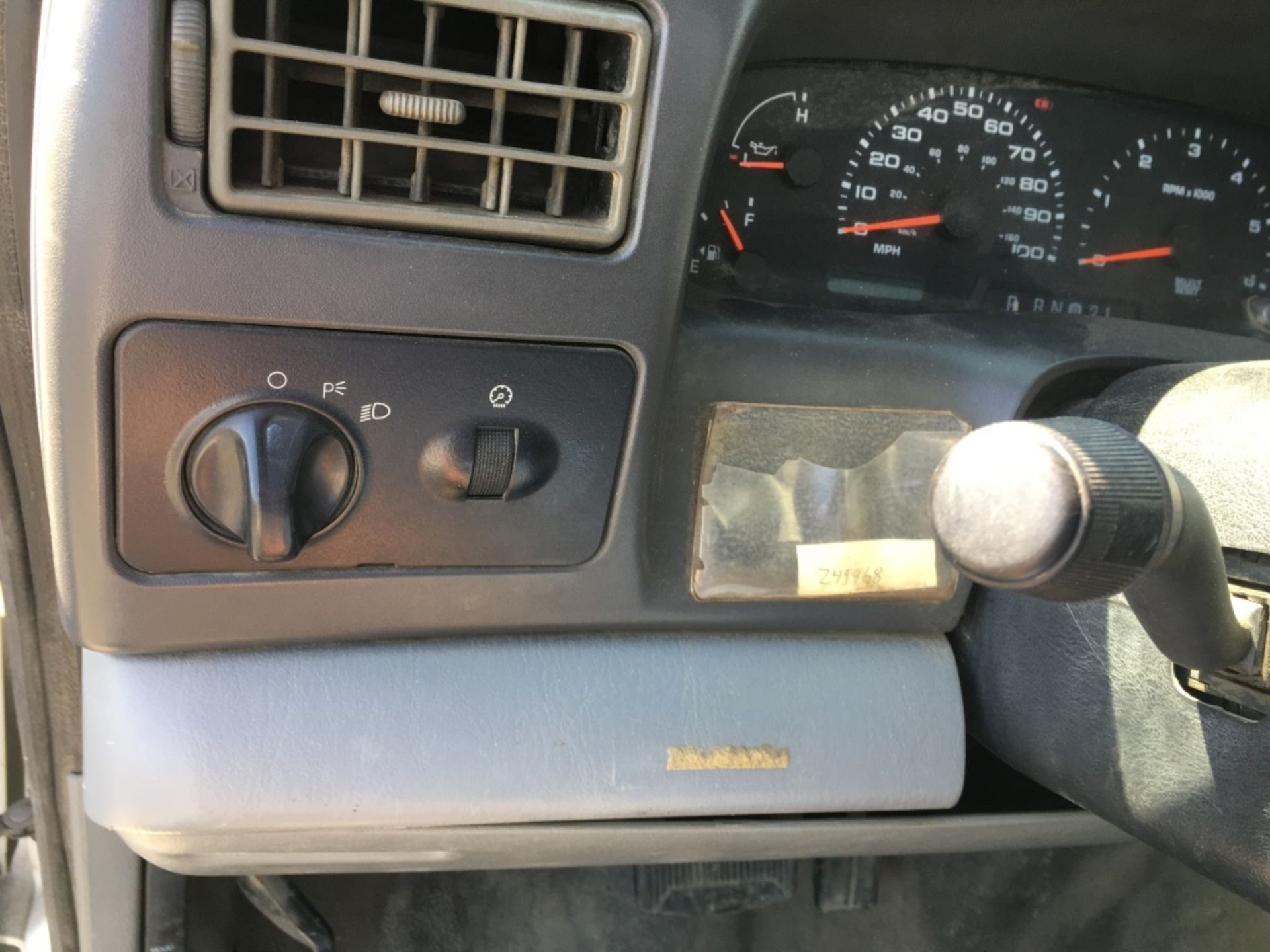 2002 Ford F250 XL SD Pickup - Image 19 of 29