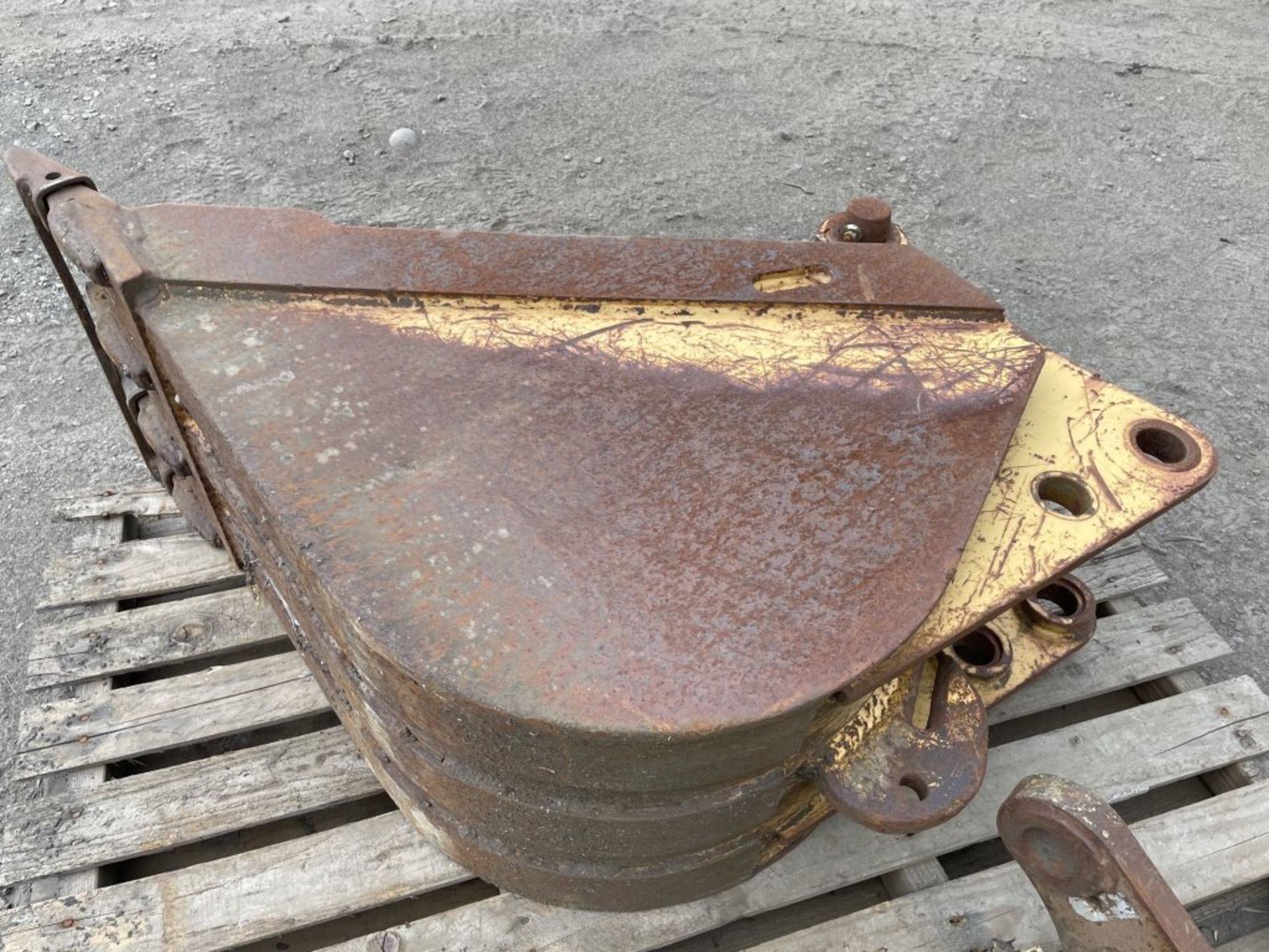 Caterpillar 18" Dig Bucket - Image 3 of 5