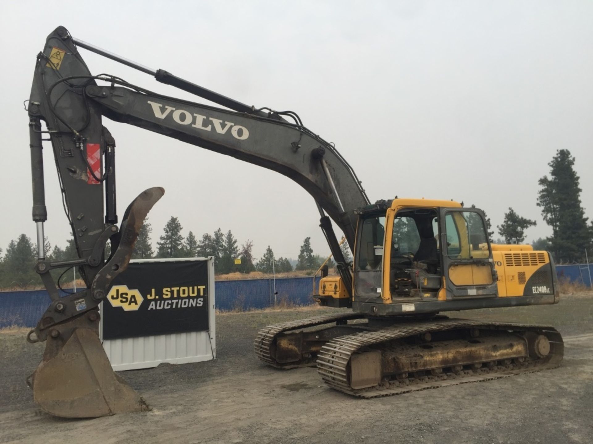 2005 Volvo EC240Blc Hydraulic Excavator